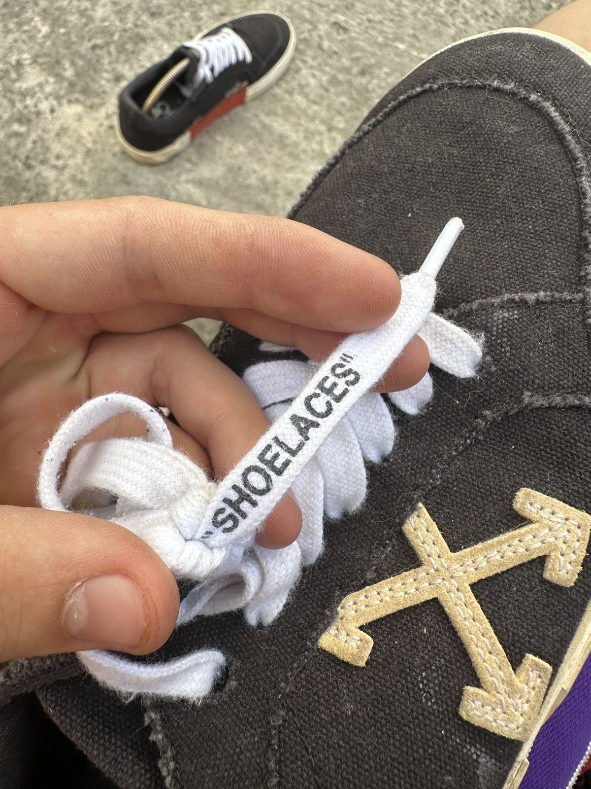 Off-White Vintage Logo Off-White Sneakers Style Rare USA 40 Shoelaces Size US 7 / EU 40 - 11 Thumbnail