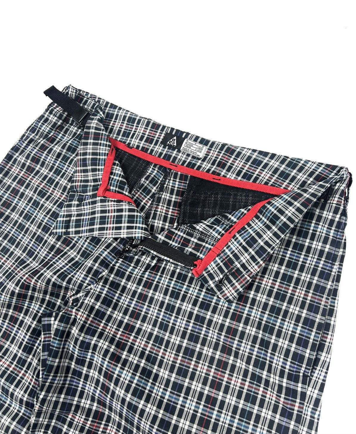 Nike ACG Vintage Nike ACG Plaid Cargo Shorts Size M Outdoor Y2k Size US 32 / EU 48 - 4 Thumbnail