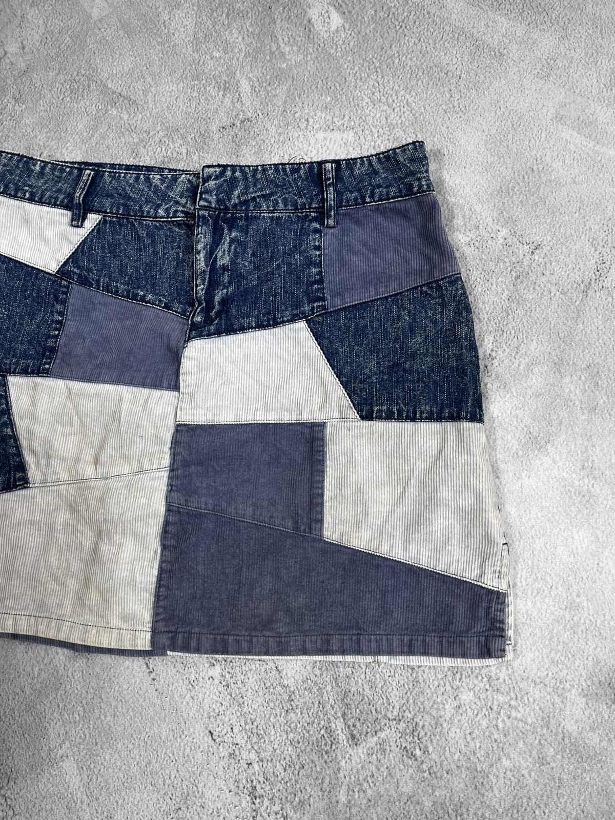 Vintage Vintage Y2K faded patchwork denim/corduroy mini skirt Size 30" / US 8 / IT 44 - 3 Thumbnail