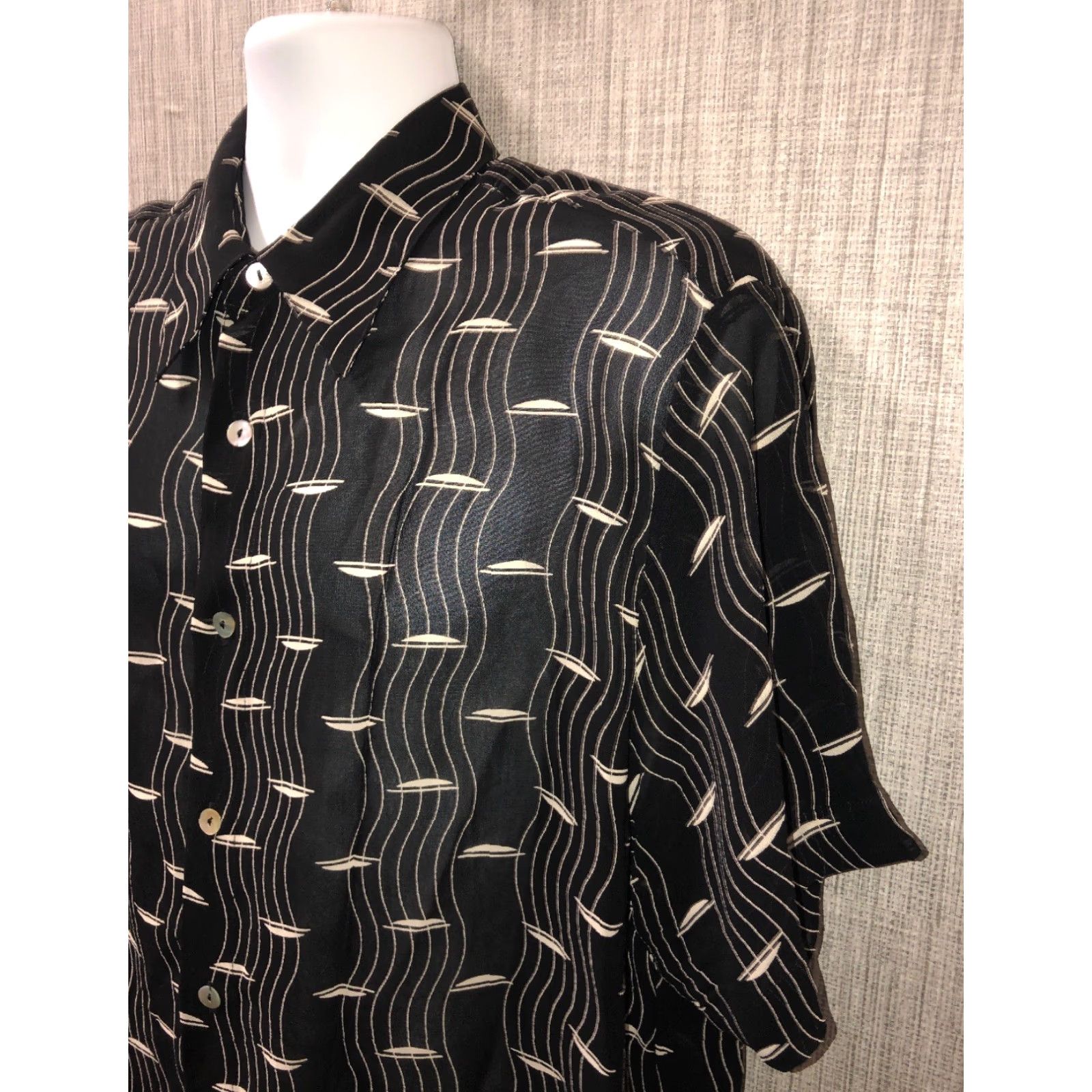 Vintage Navales Amsterdam Mens Black 100% Viscose Button Front Short Sleeve Shirt Sz 3 Size US S / EU 44-46 / 1 - 2 Thumbnail