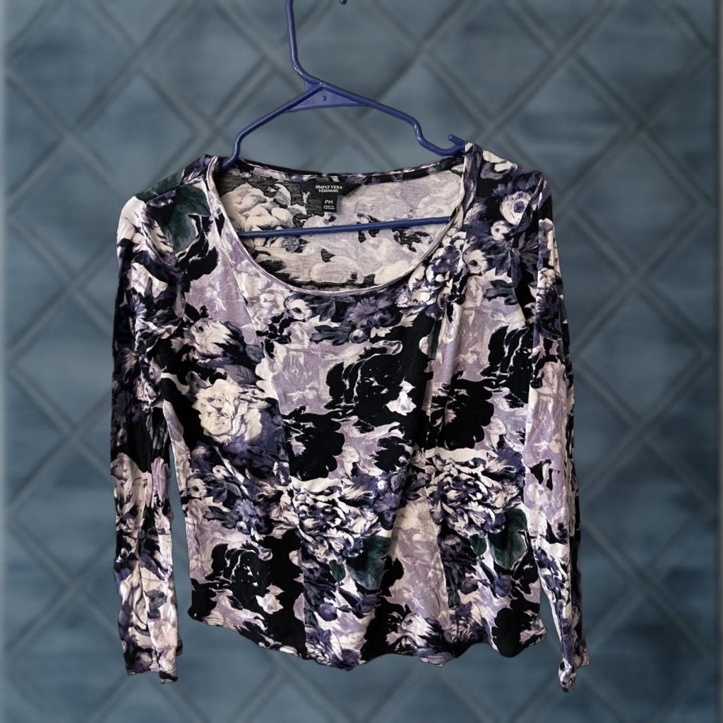 Vintage Simply Vera Vera Wang Top Womens PM Purple Floral Long Sleeve Rayon Knit Size M / US 6-8 / IT 42-44 - 1 Thumbnail