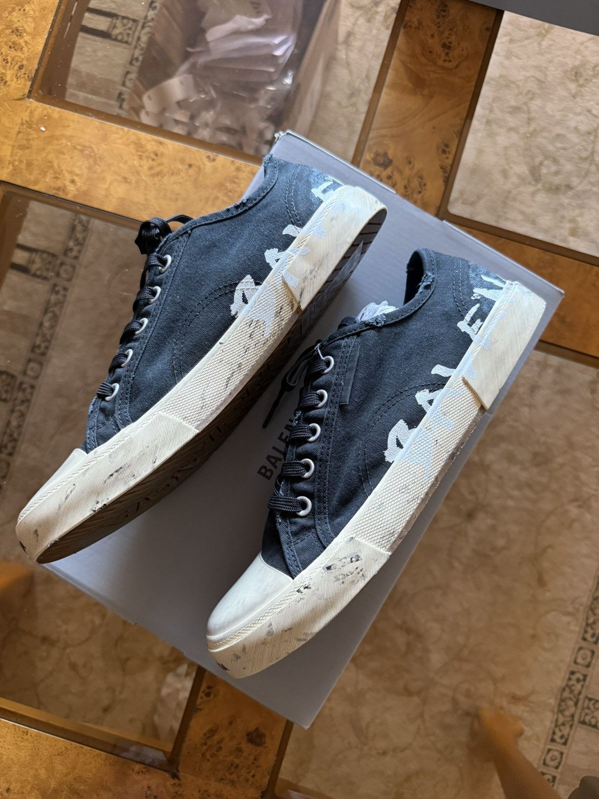 Balenciaga Balenciaga Paris Graffiti Low Top Sneaker Size US 9 / EU 42 - 2 Thumbnail