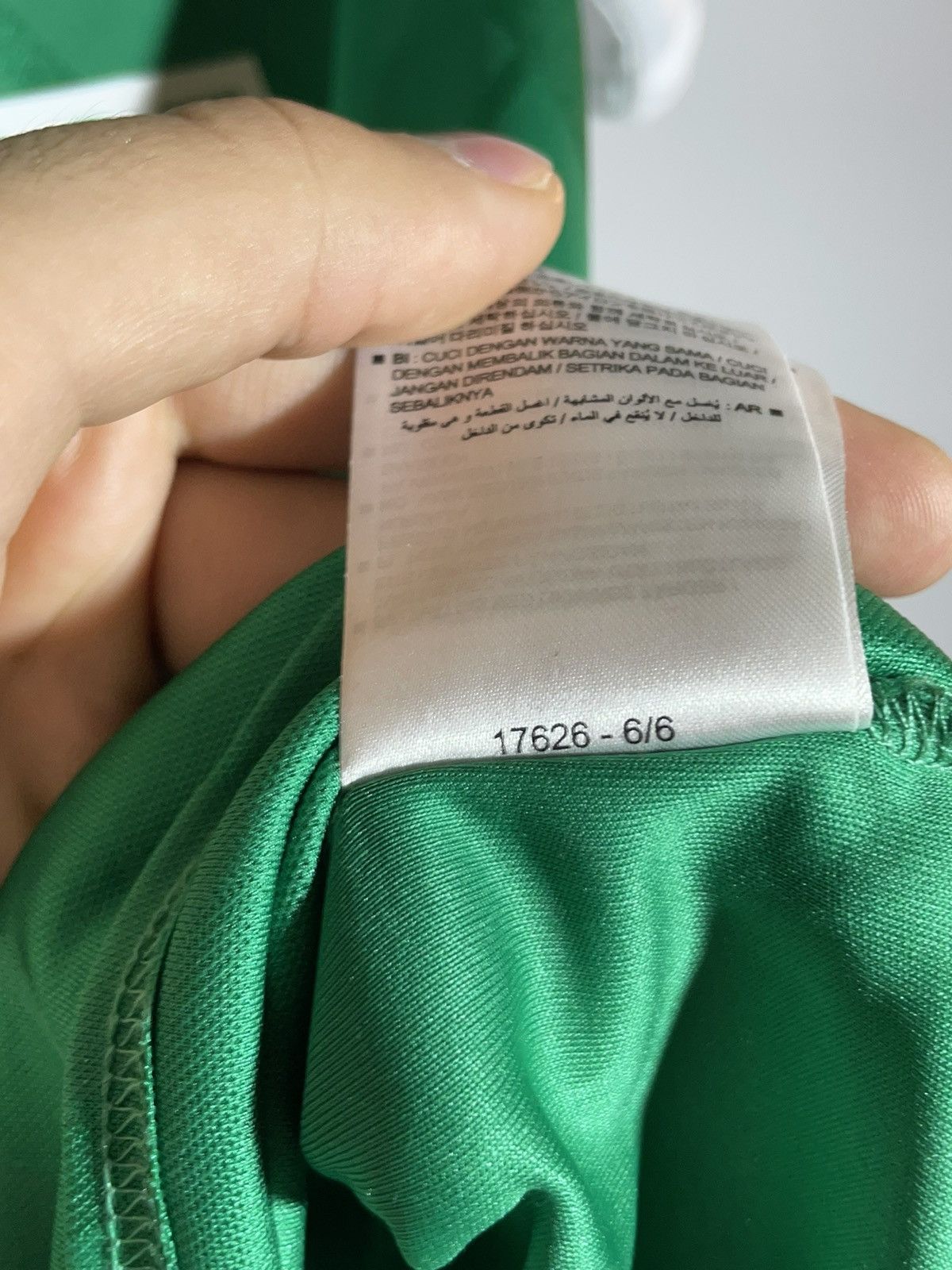 Umbro Werder Bremen Umbro 2020-21 Home Y2k Football Shirt Size US S / EU 44-46 / 1 - 10 Thumbnail