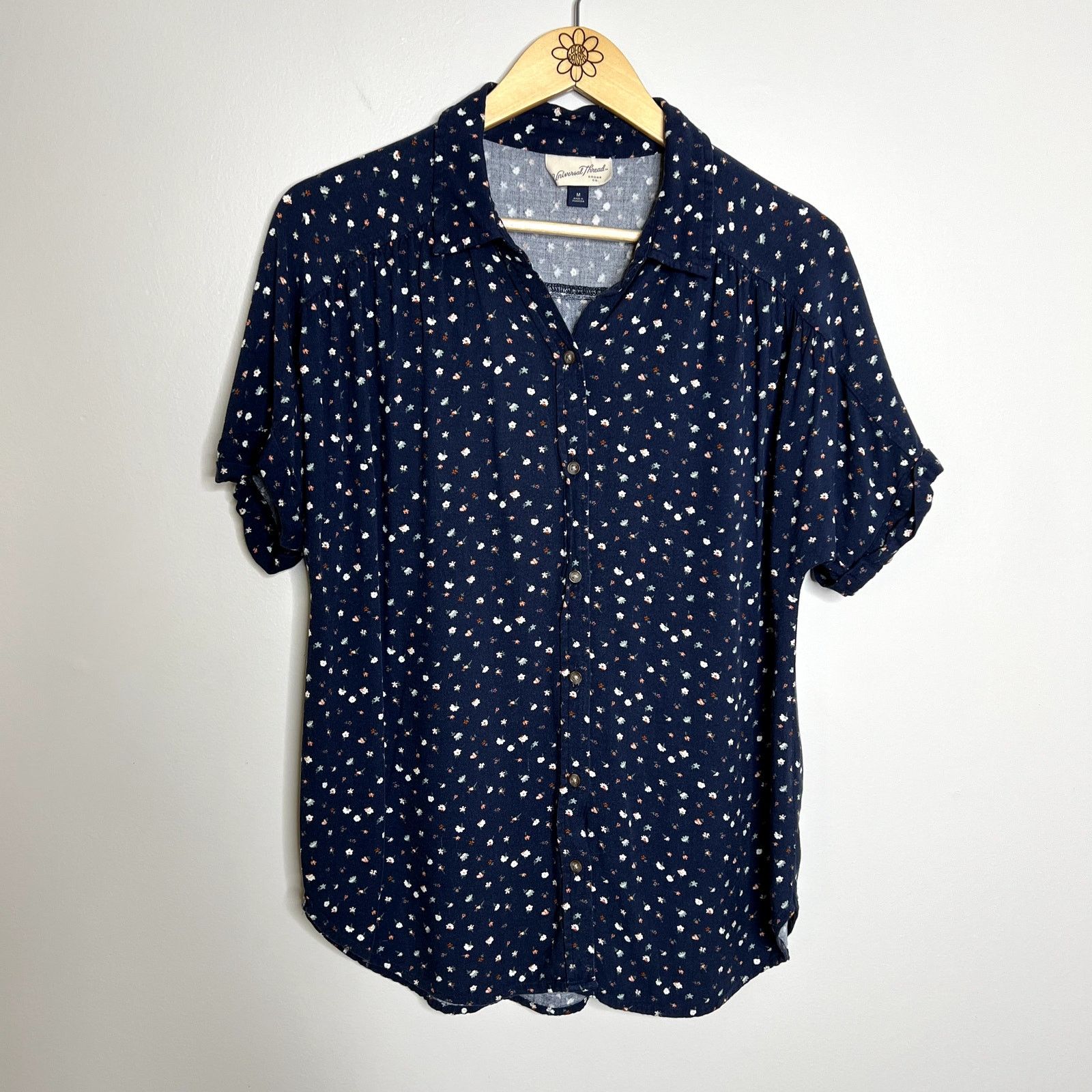 Other Universal Thread Blue Floral Button Down Top Size M / US 6-8 / IT 42-44 - 4 Thumbnail