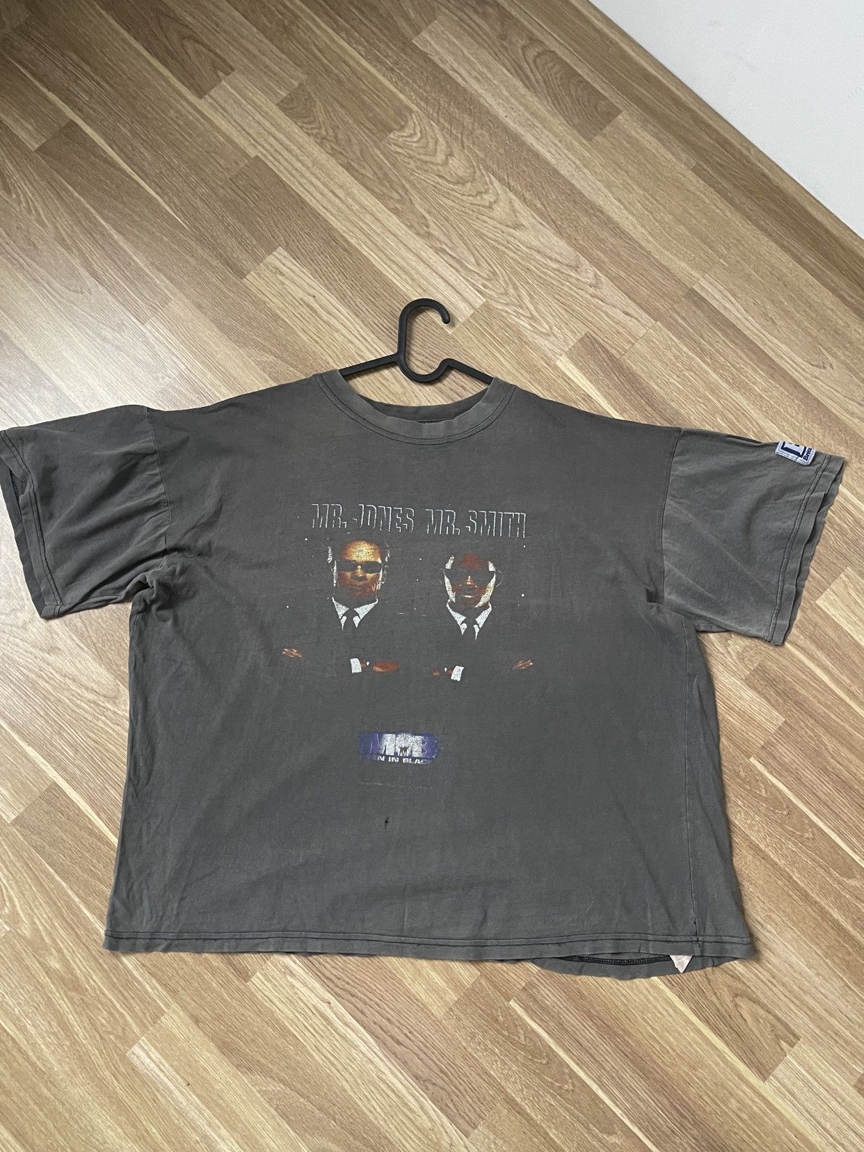 Vintage Rare Vintage Men in Black 1997 Tshirt XL Size US XL / EU 56 / 4 - 4 Thumbnail