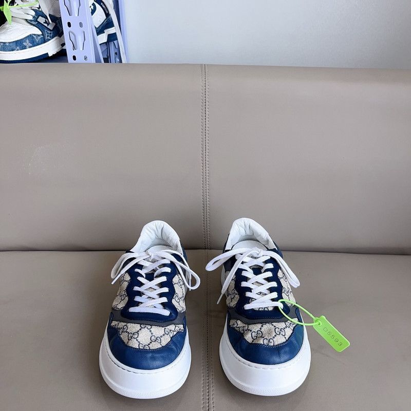 Gucci Gucci GG Supreme Low Sneakers for Men - Size US 12 / EU 45 - 2 Thumbnail
