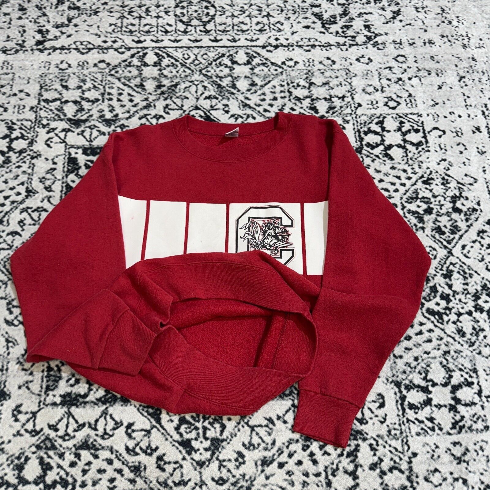 Vintage Vintage Unisex Red White Cotton Crewneck Size L Made in USA Size US L / EU 52-54 / 3 - 9 Thumbnail