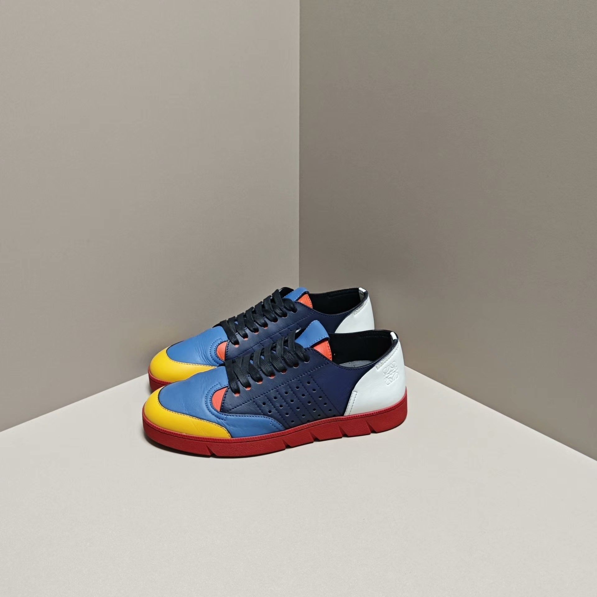 Loewe Loewe Retro Lowtop Sneakers us_10 Women Size US 10 / IT 40 - 1 Thumbnail