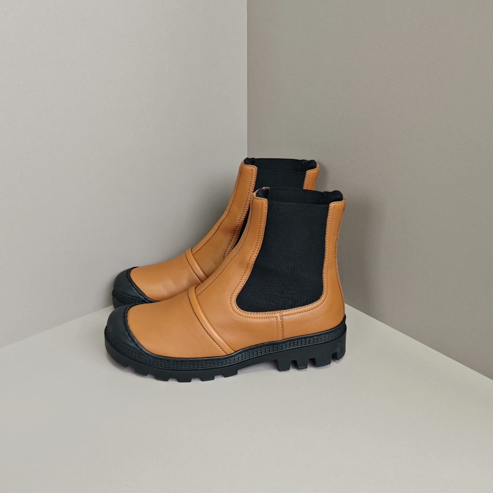 Loewe Loewe Leather Boots us_7 Women Size US 7 / IT 37 - 1 Thumbnail
