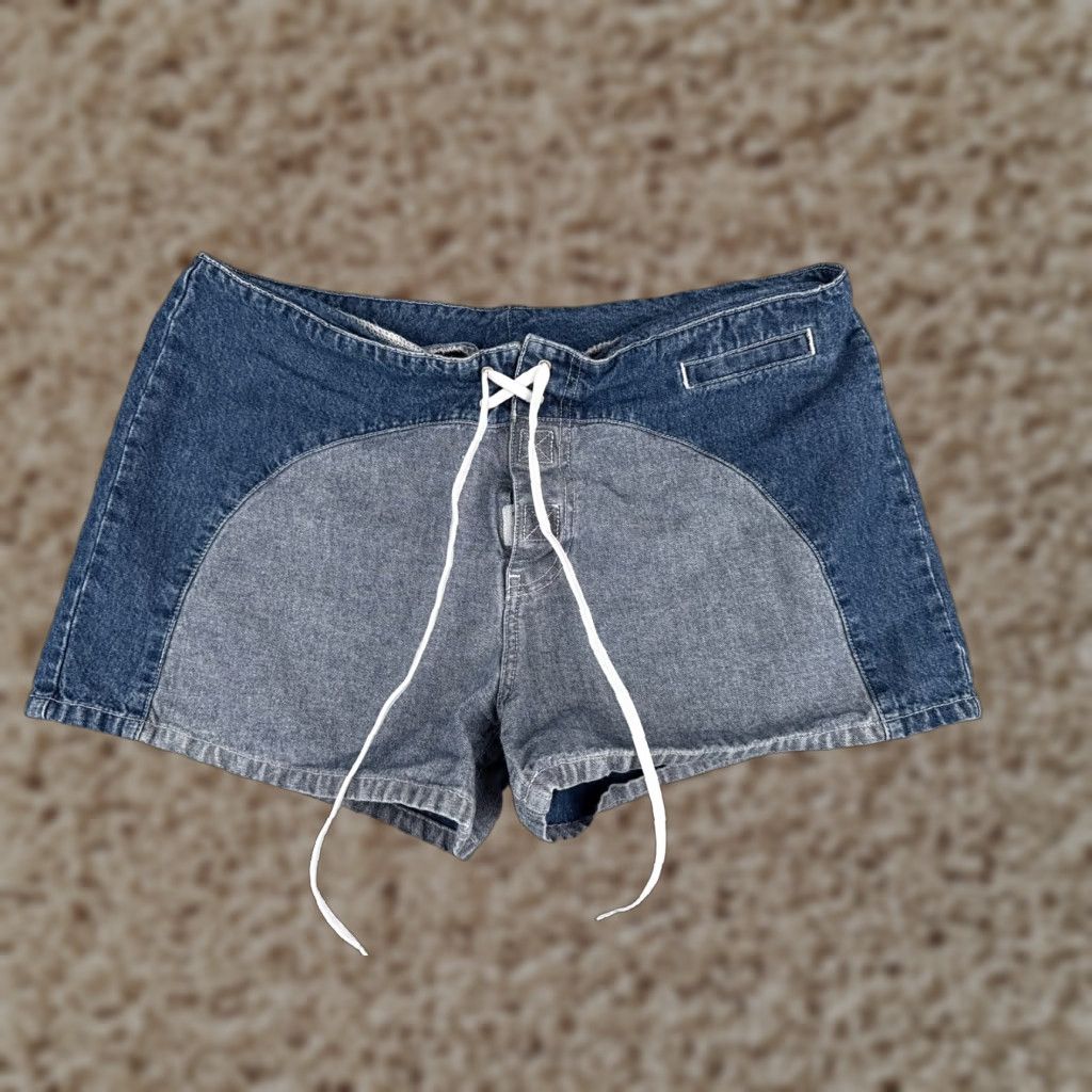 Tommy Hilfiger Tommy Hilfiger Womens Shorts Juniors 13 Blue Denim Cotton Blend Mid Rise 5-Pocket Casual 32x3.5 Size 34" / US 12 / IT 48 - 1 Thumbnail