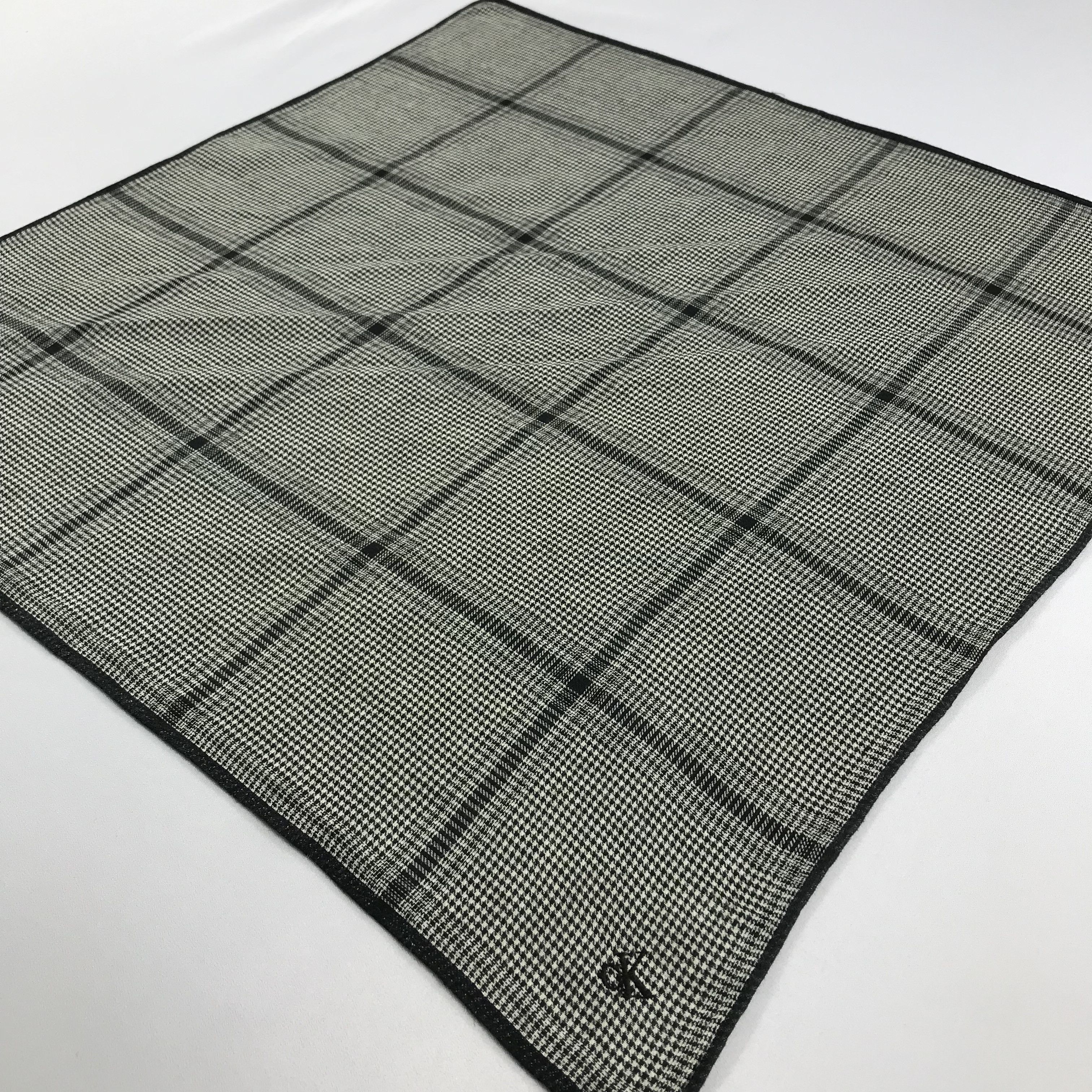 Calvin Klein × Vintage Calvin Klein Bandana / Handkerchief / Neckerchief - S2076 Size ONE SIZE - 1 Thumbnail