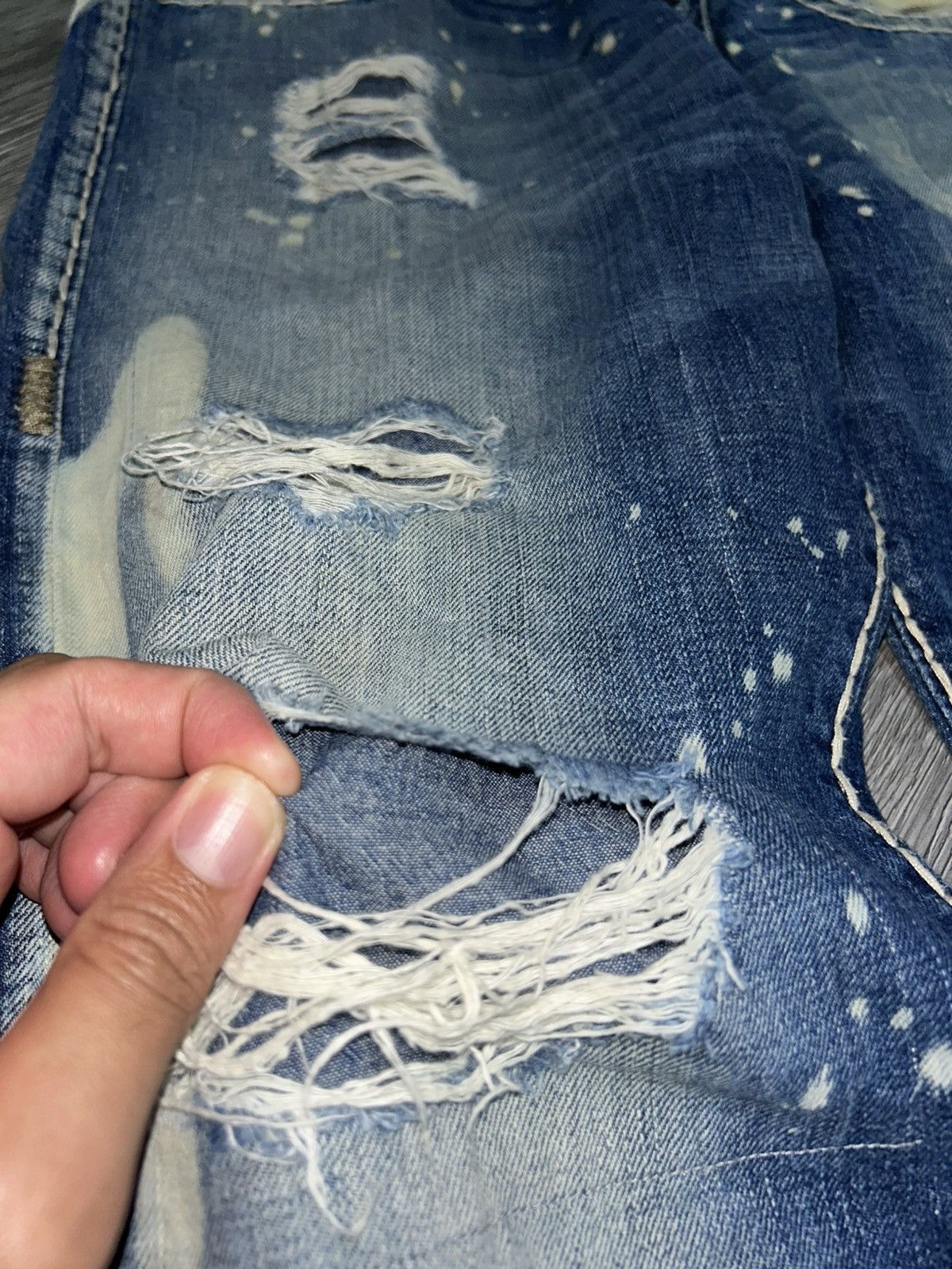 True Religion True Religion Ricky Super-T Distressed Jeans Size US 32 / EU 48 - 13 Thumbnail