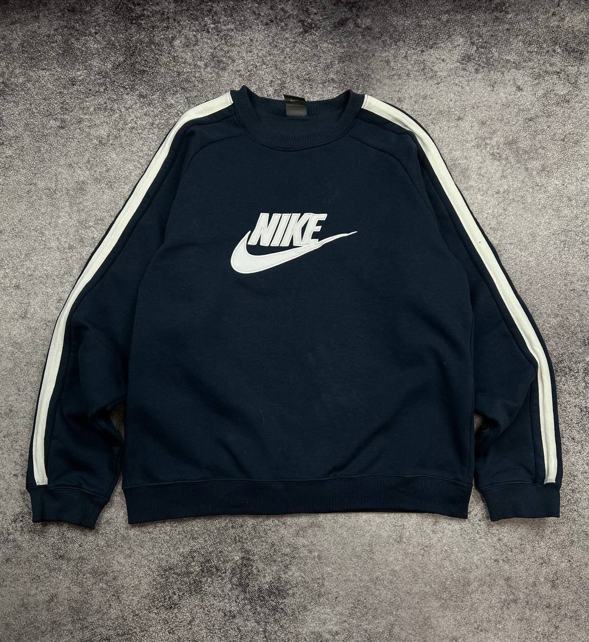 Nike 90s Nike Vintage Oversized Big Logo Sweatshirt Size US S / EU 44-46 / 1 - 1 Thumbnail