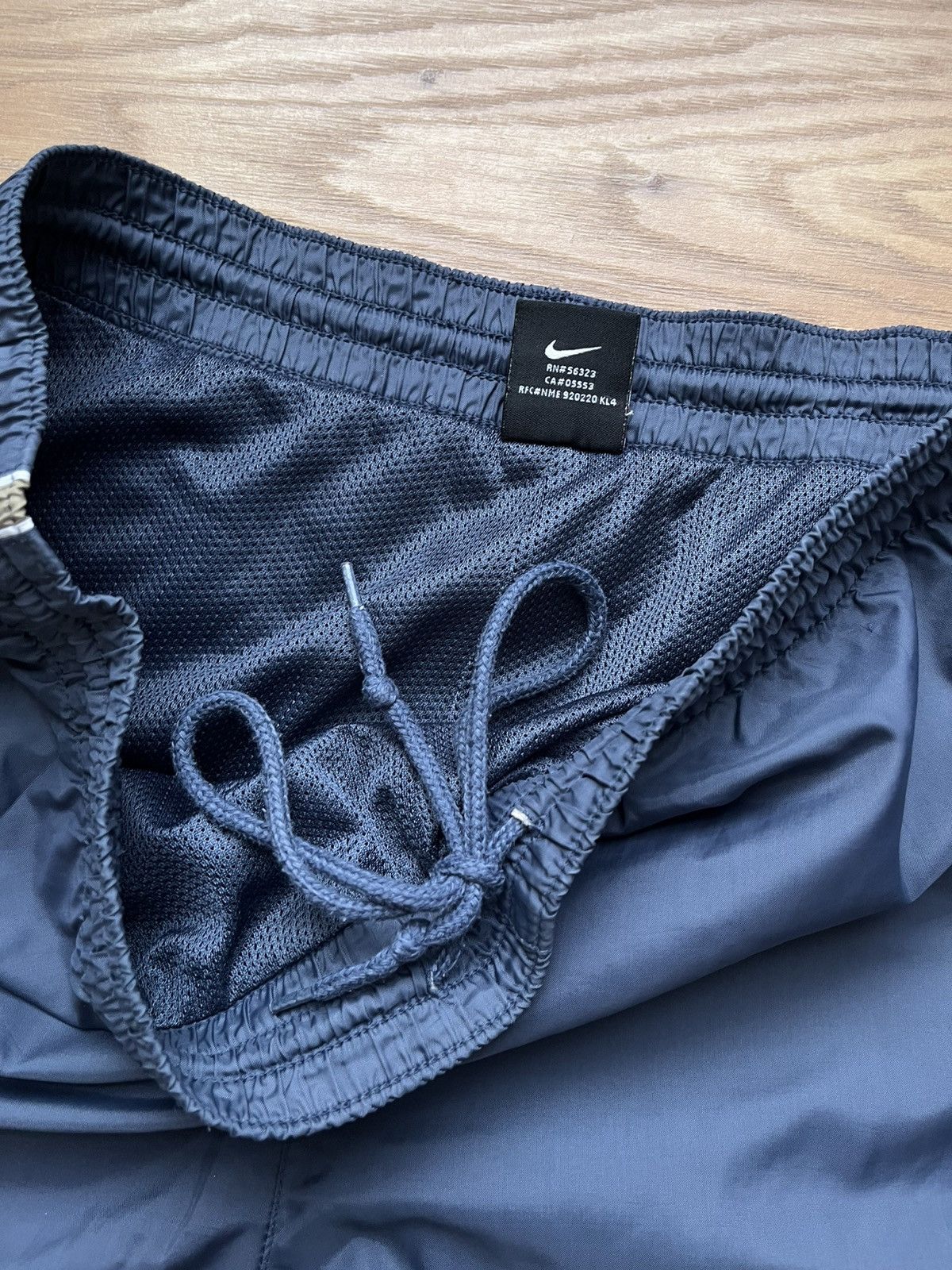 Nike 90’s NIKE RETRO BAGGY TRACK PANTS SWOOSH LOGO Y2K RARE Size US 34 / EU 50 - 4 Thumbnail