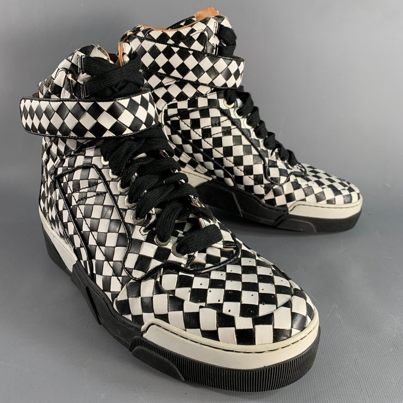 Givenchy × Leather Givenchy Paris 17 Men display picture 1