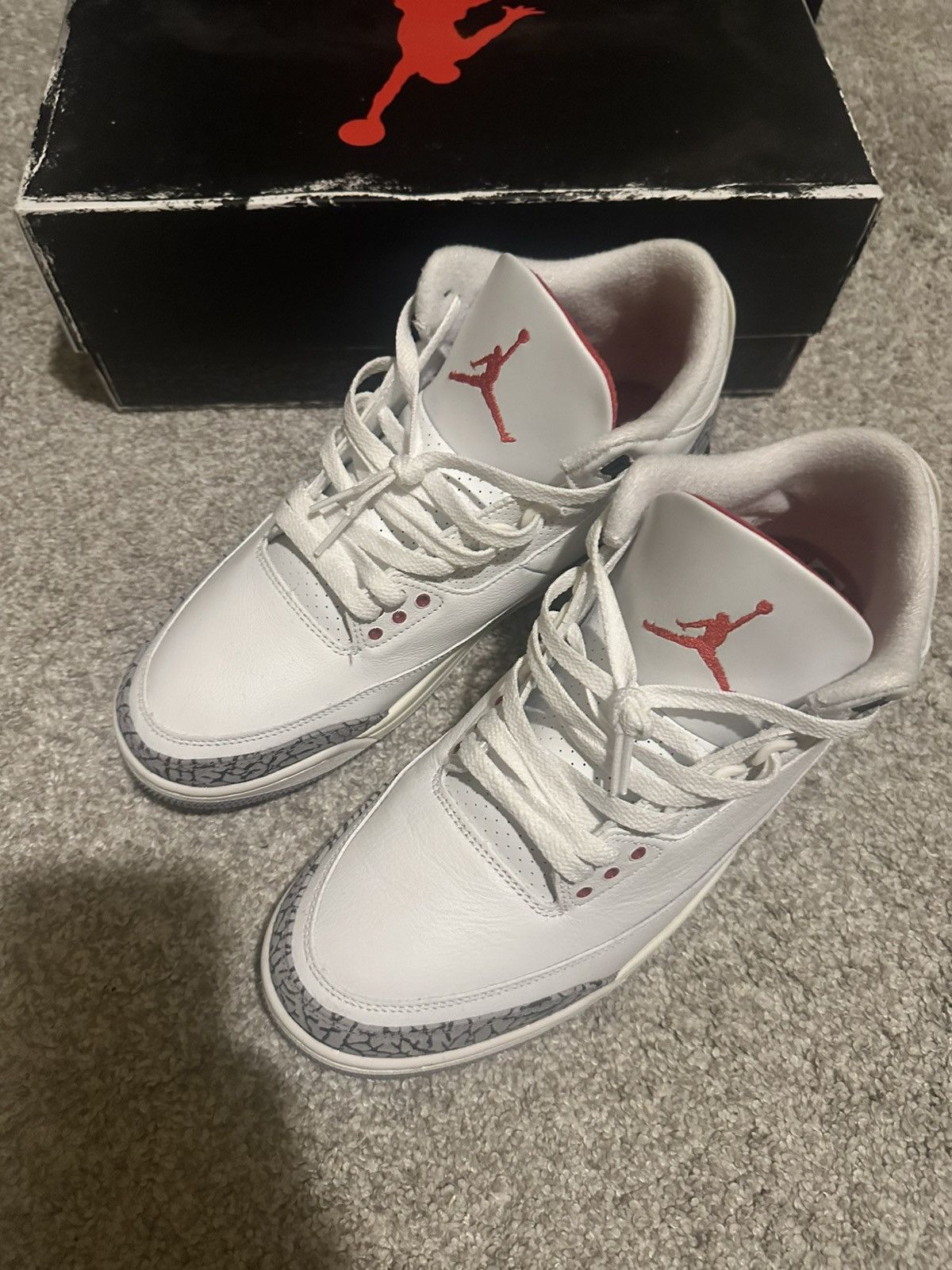 Jordan Brand Jordan 3 White Cement “Reimagined” Size US 11 / EU 44 - 2 Thumbnail