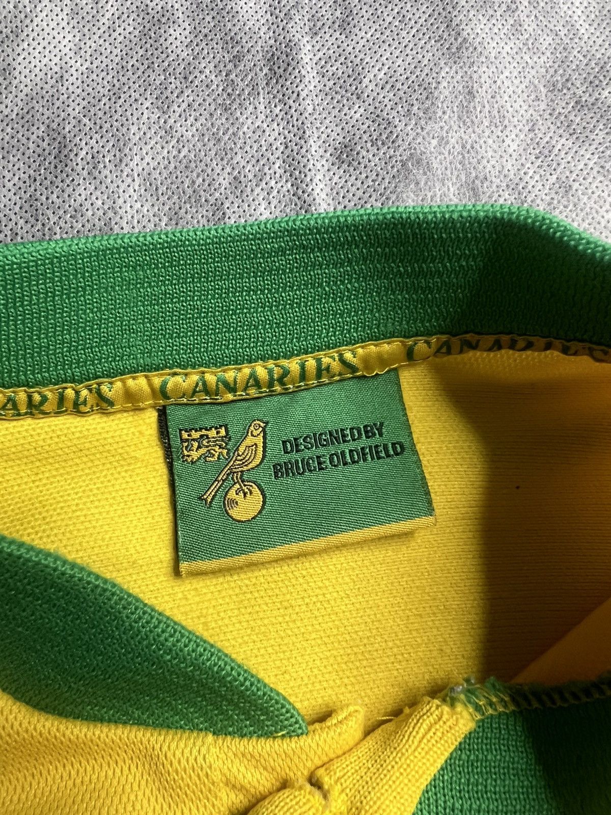 Other Norwich City Home Football Shirt 1999/01 Adults L Size US L / EU 52-54 / 3 - 12 Thumbnail