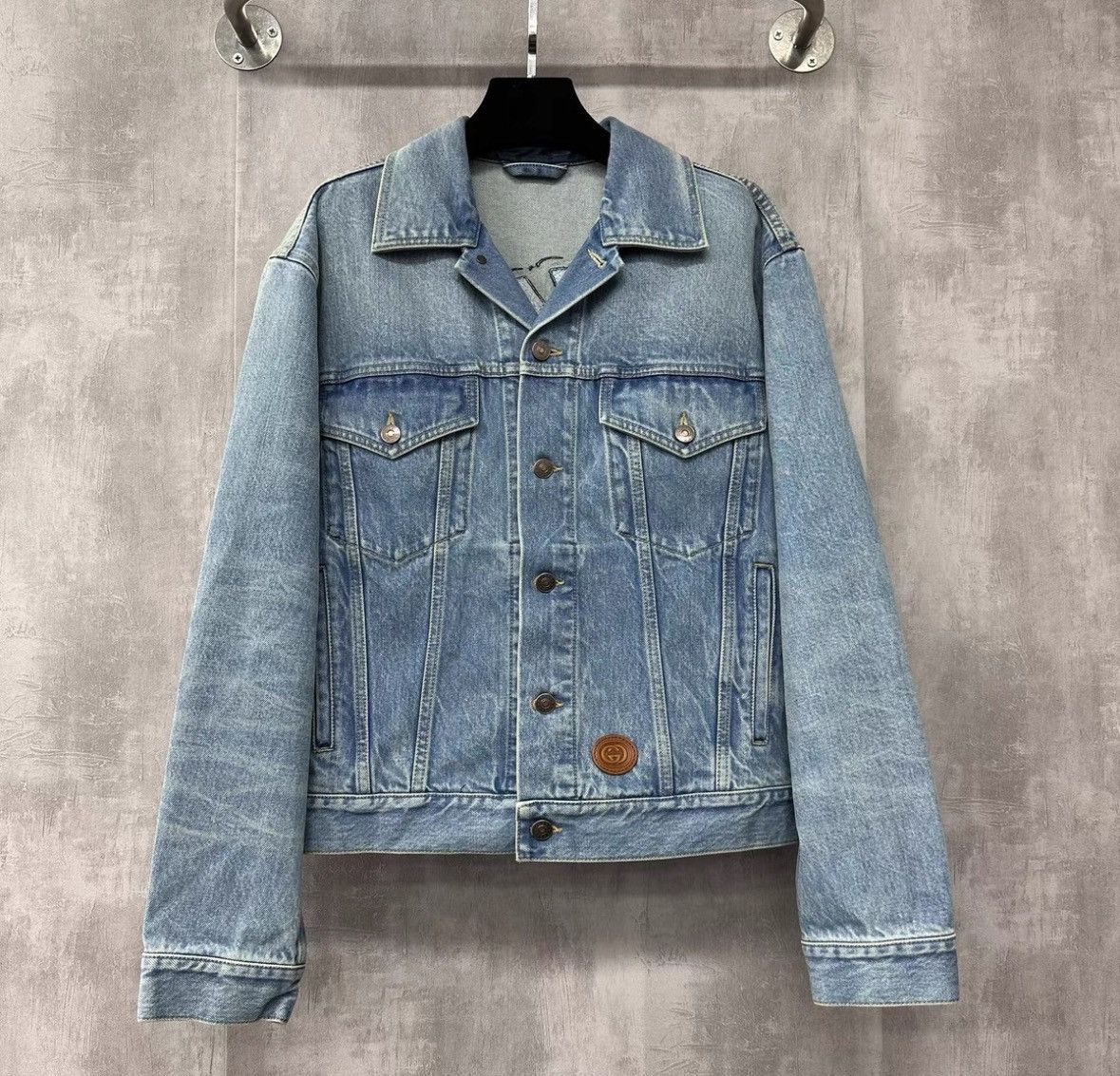Gucci Gucci Gucci x Disney Donald Duck Embroidered Denim Jacket Size US S / EU 44-46 / 1 - 1 Thumbnail
