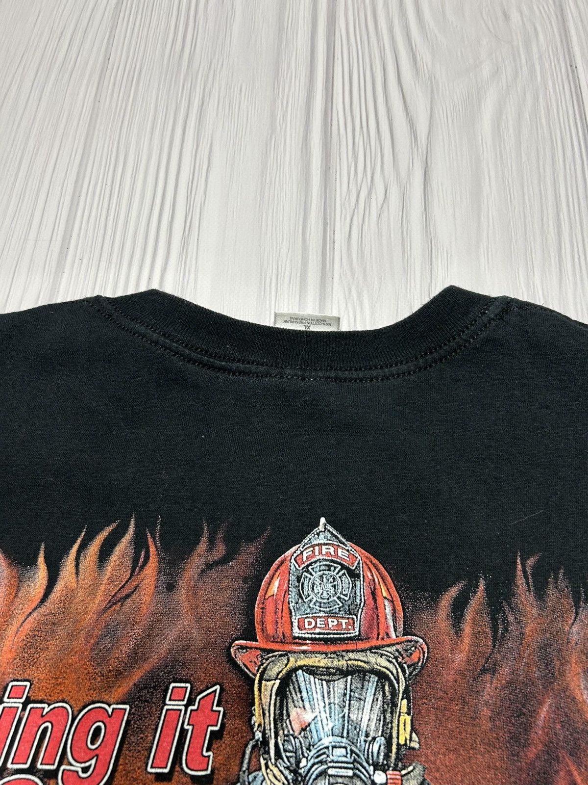 Vintage Vintage 2004 Fireman USA Bring It On T-Shirt Size US XL / EU 56 / 4 - 10 Thumbnail