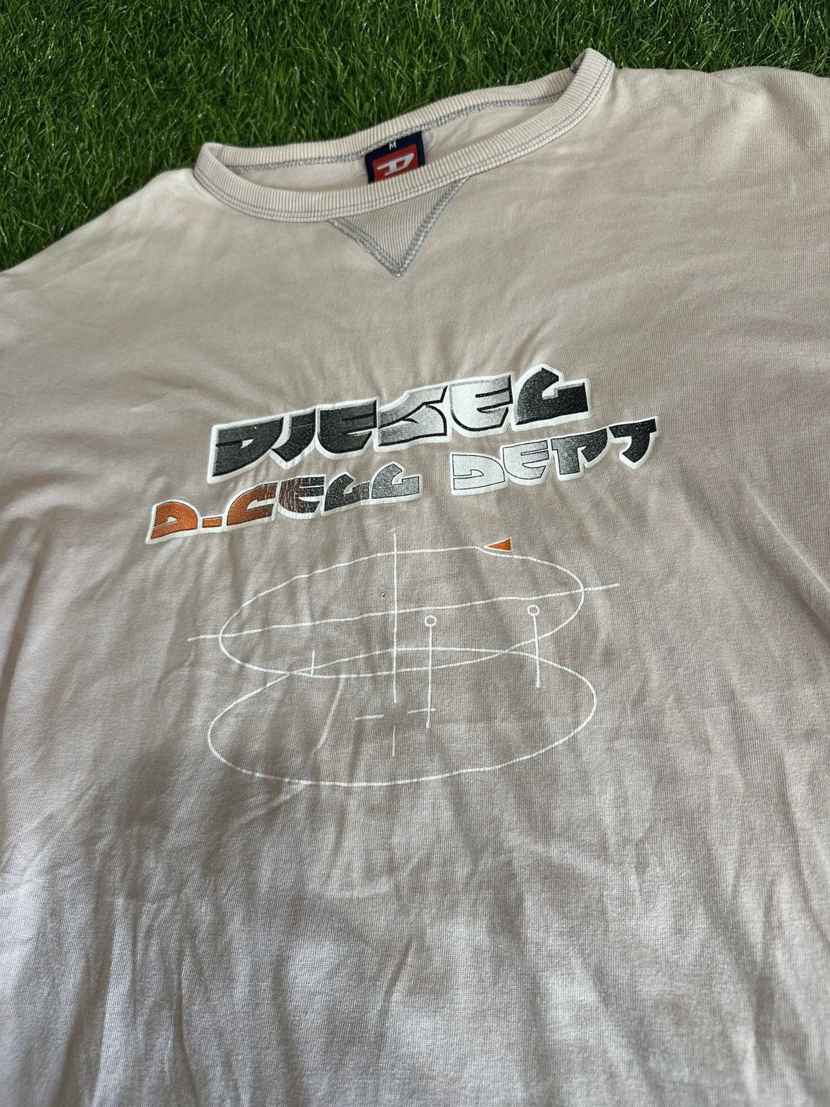 Diesel Vintage y2k diesel d cell dept tee shirt size medium Size US M / EU 48-50 / 2 - 2 Thumbnail