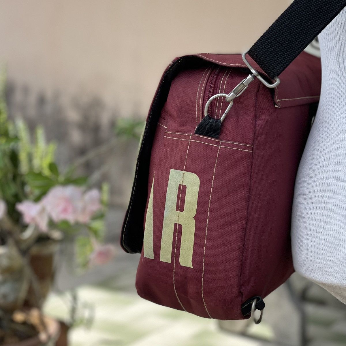 Converse × Vintage Vintage Converse All Star 2-Way Messenger/Backpack Size ONE SIZE - 3 Thumbnail