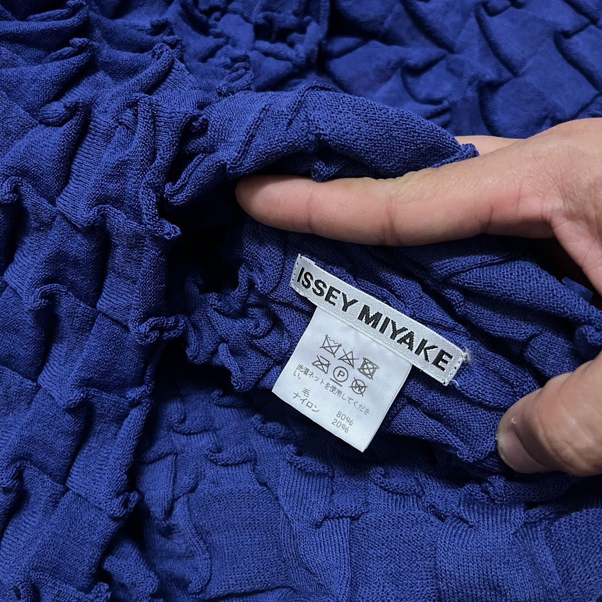 Issey Miyake × Japanese Brand × Vintage ISSEY MIYAKE FALL 2023 BEIGE SHELL KNIT WOOL MAXI DRESS Size XS / US 0-2 / IT 36-38 - 4 Thumbnail