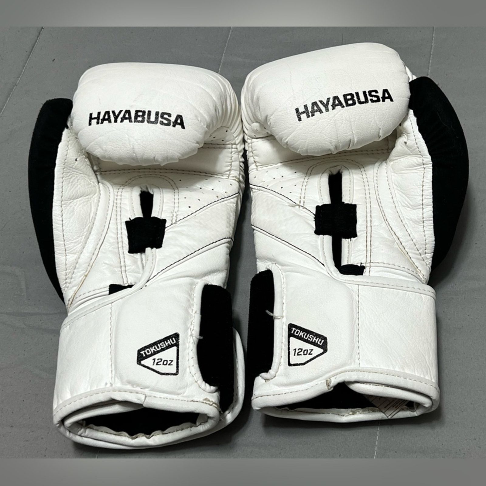 Other Hayabusa Tokushu 12oz Boxing MMA Gloves White Black Leather Size ONE SIZE - 3 Thumbnail