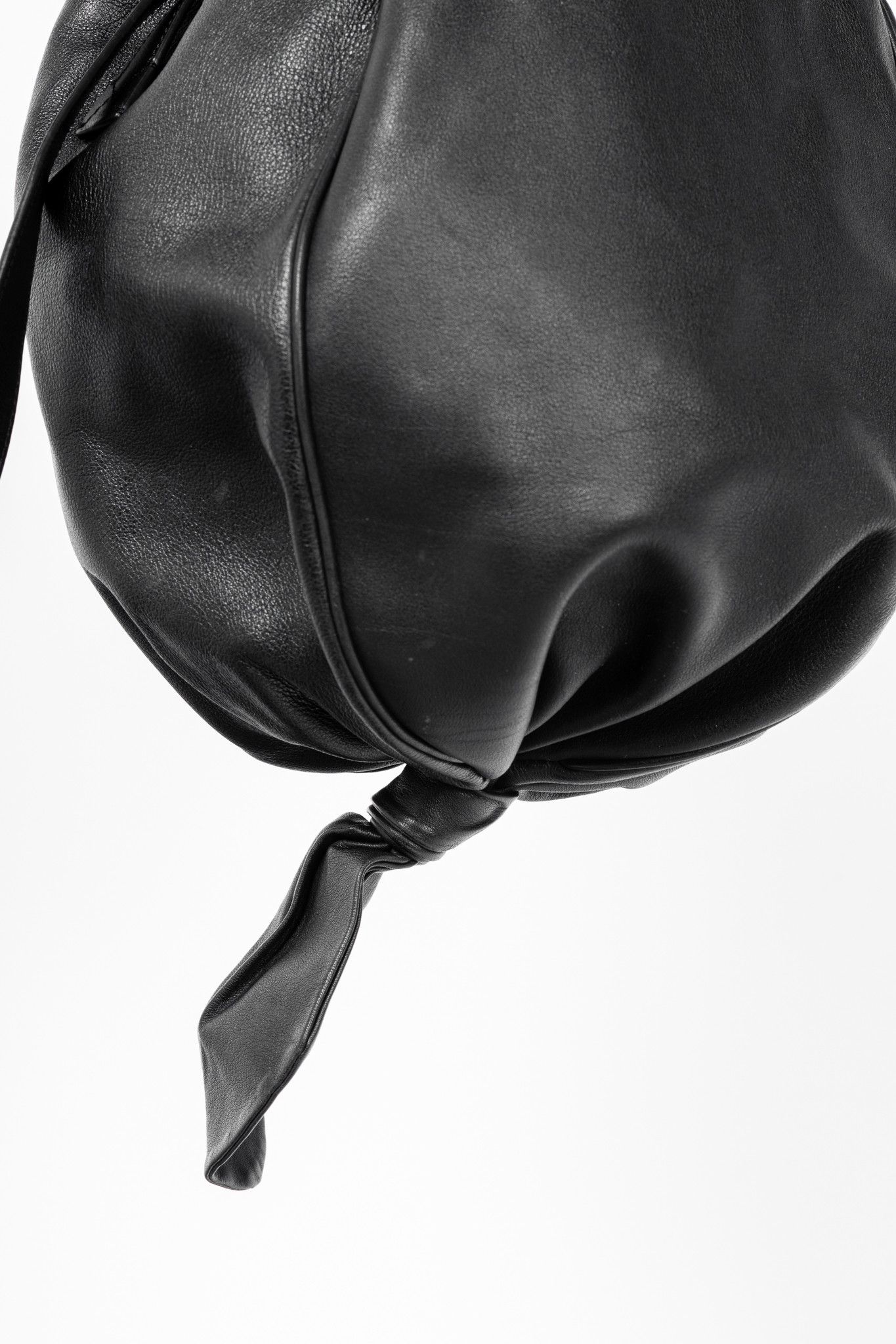 JW Anderson J.W. Anderson AW17 Black Leather Knot Hobo Size ONE SIZE - 5 Thumbnail