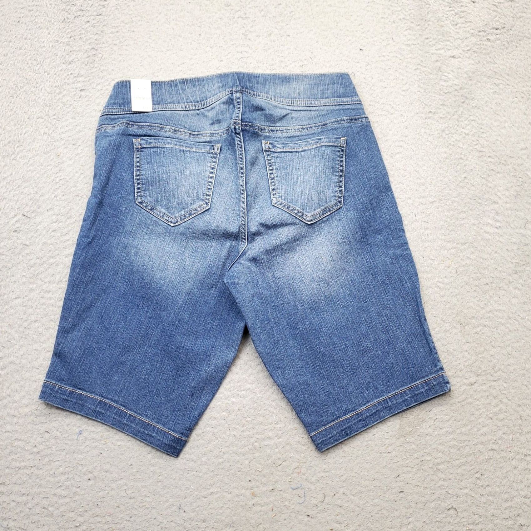 Torrid Torrid Lean Jean Shorts Womens Size 00 Blue Faded Denim Stretchy Flat Front Bermuda Shorts Womens 00 Blue Denim Torrid Men? Size 24" / US 00 / IT 34 - 2 Thumbnail