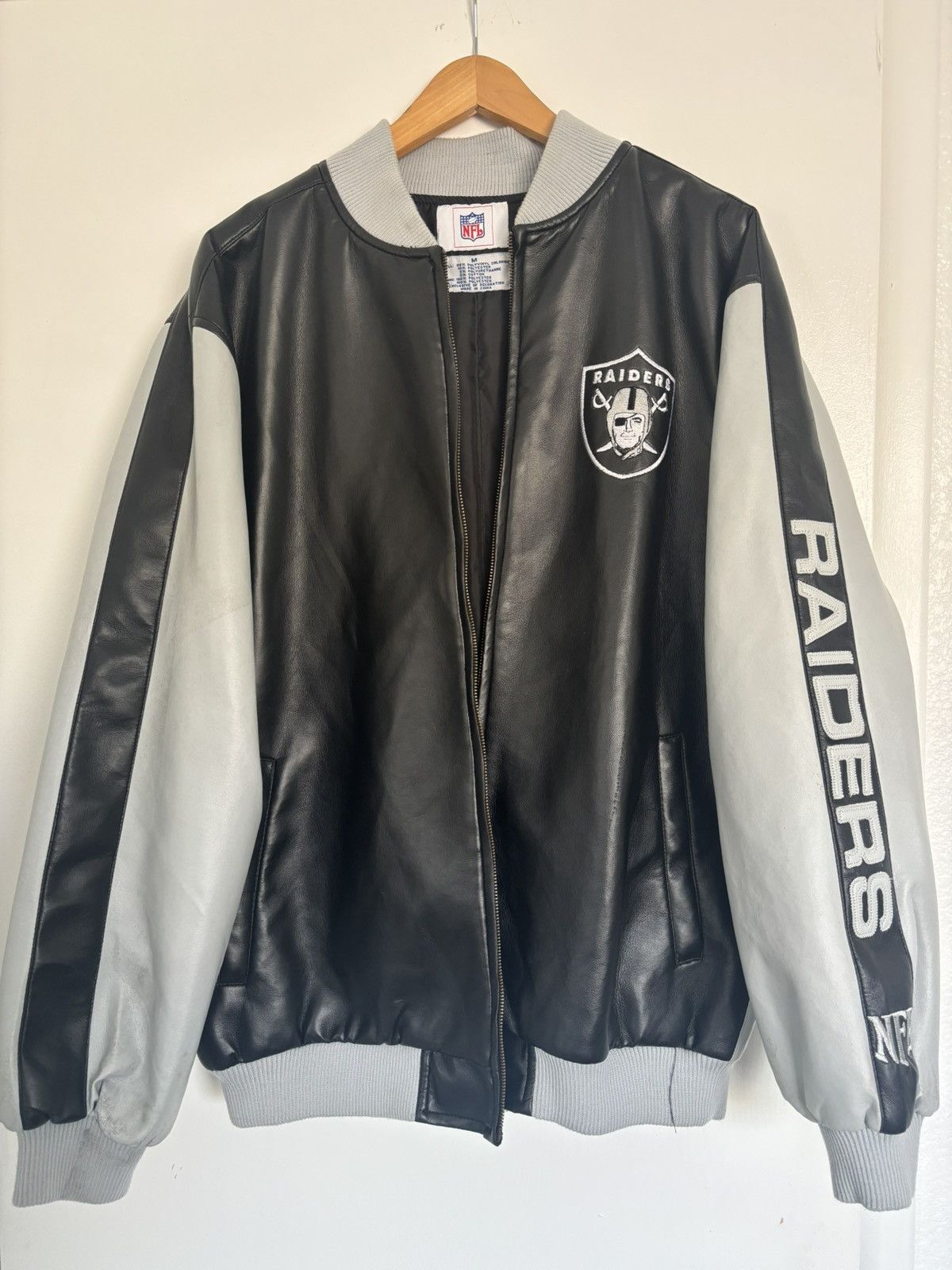 NFL Vintage Oakland Raiders Jacket Embroidered Size US L / EU 52-54 / 3 - 1 Thumbnail