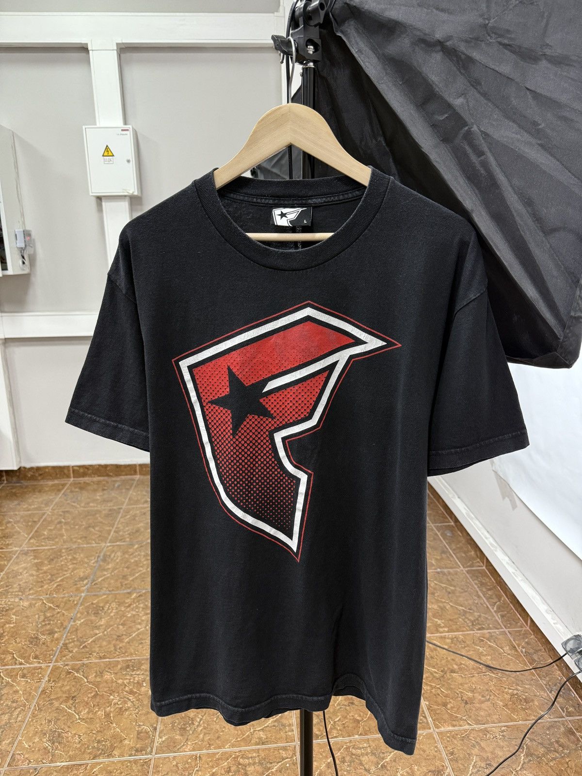 Famous Stars And Straps 🇺🇸 Vintage Y2K Famous Stars and Straps T-Shirt Rare Retro Size US L / EU 52-54 / 3 - 1 Thumbnail