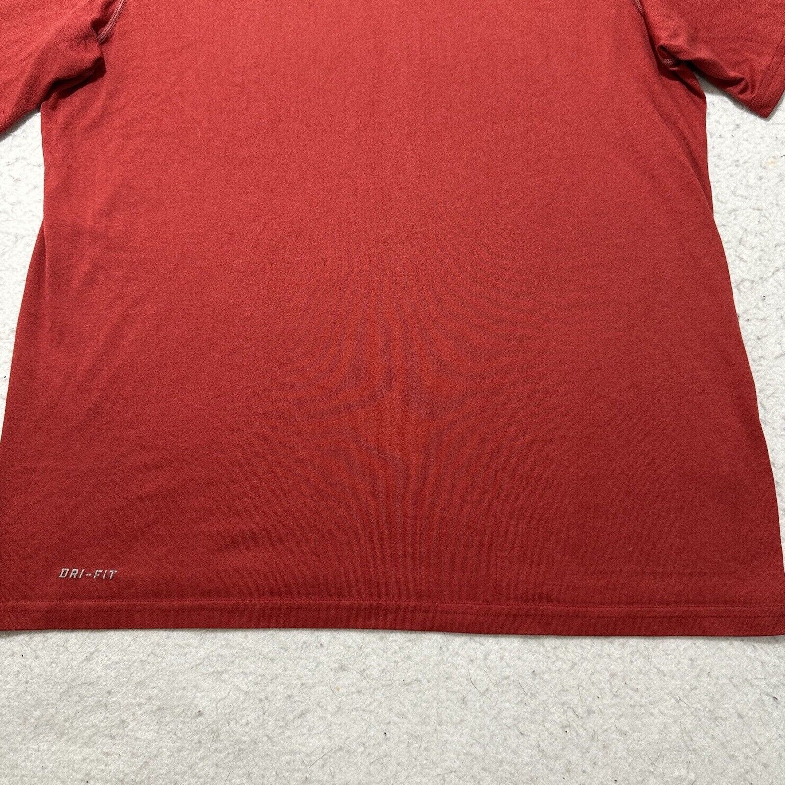 Nike Nike Dri Fit Medium Red Athletic T Shirt Swoosh Logo Size US M / EU 48-50 / 2 - 7 Thumbnail