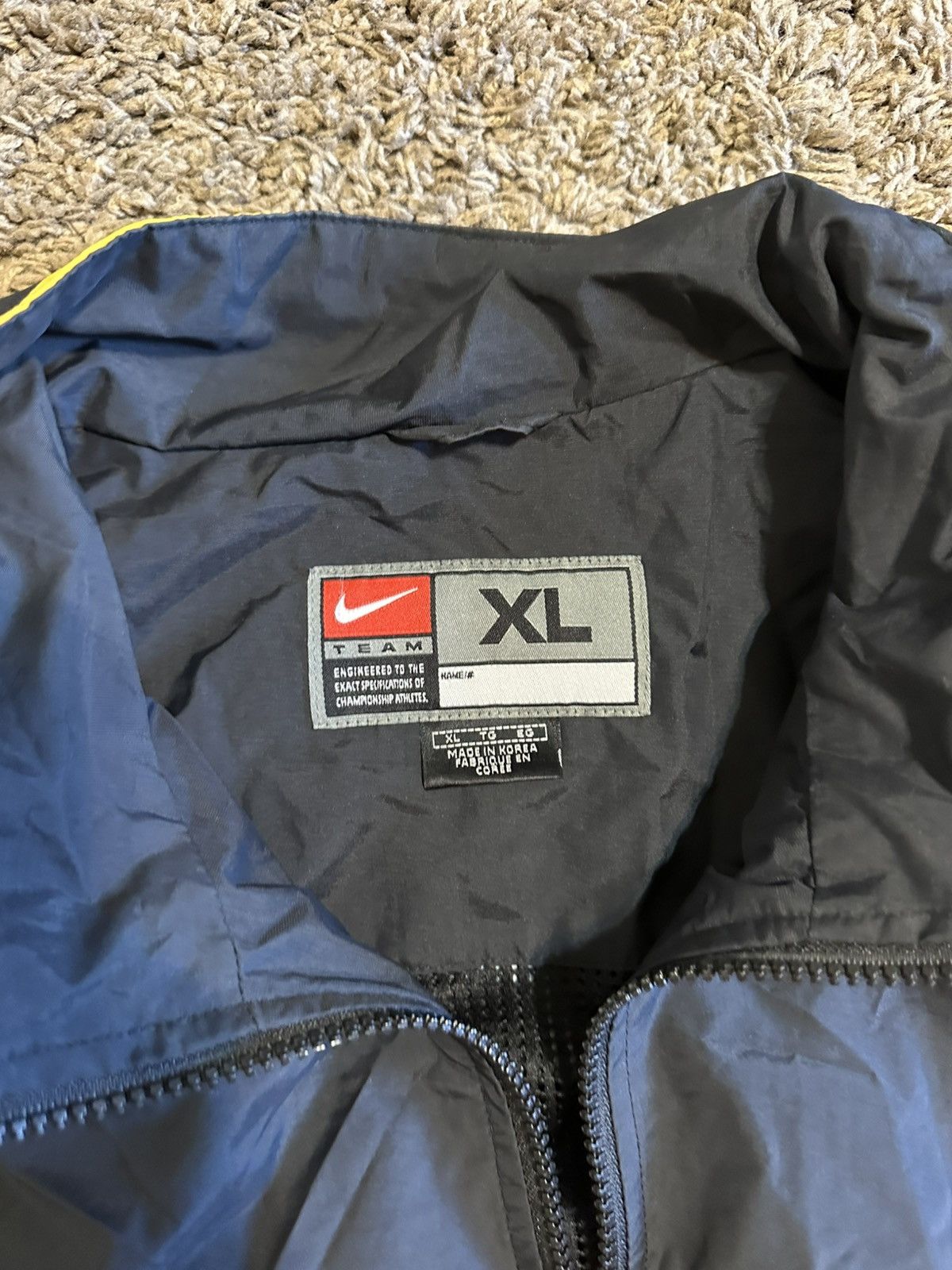 NCAA Vintage Nike NCAA Iowa Hawkeyes jacket 00s size Xl Size US XL / EU 56 / 4 - 4 Thumbnail