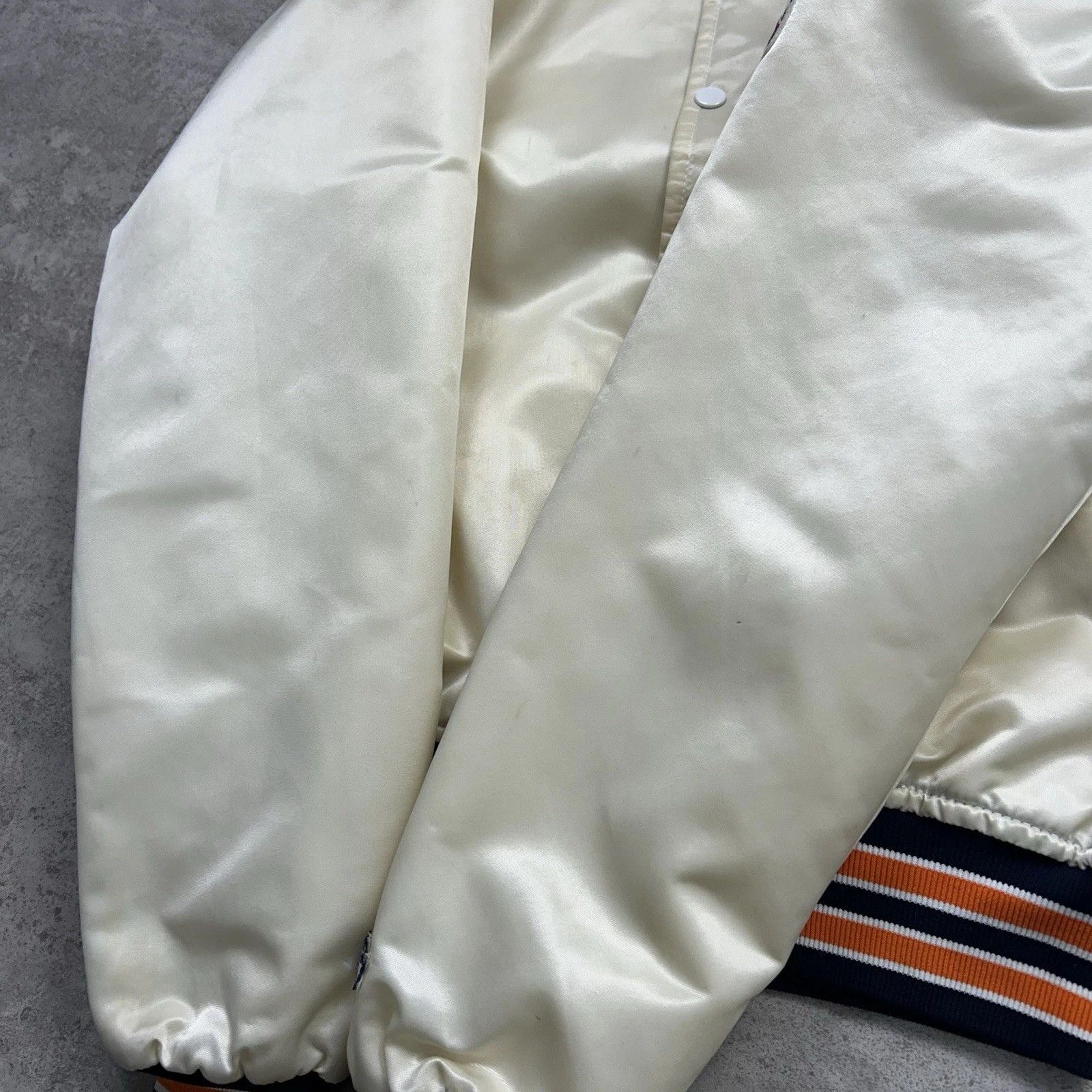 NFL × Starter × Vintage CHICAGO BEARS AUTHENTIC SATIN JACKET Sz M WHITE MADE IN USA Size US M / EU 48-50 / 2 - 6 Thumbnail