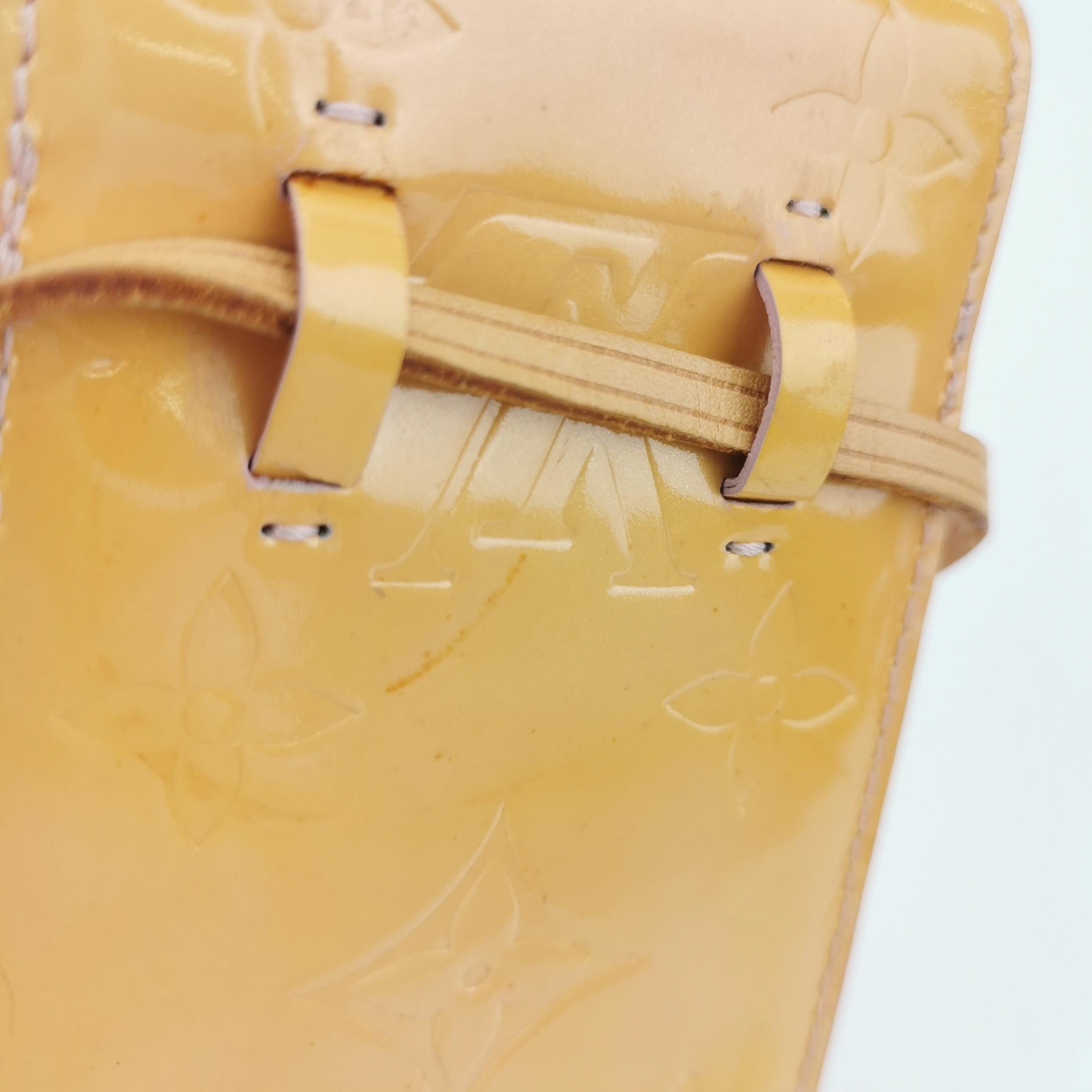 Louis Vuitton Louis Vuitton (LV) Solid color leather embossed old flower Size ONE SIZE - 5 Thumbnail