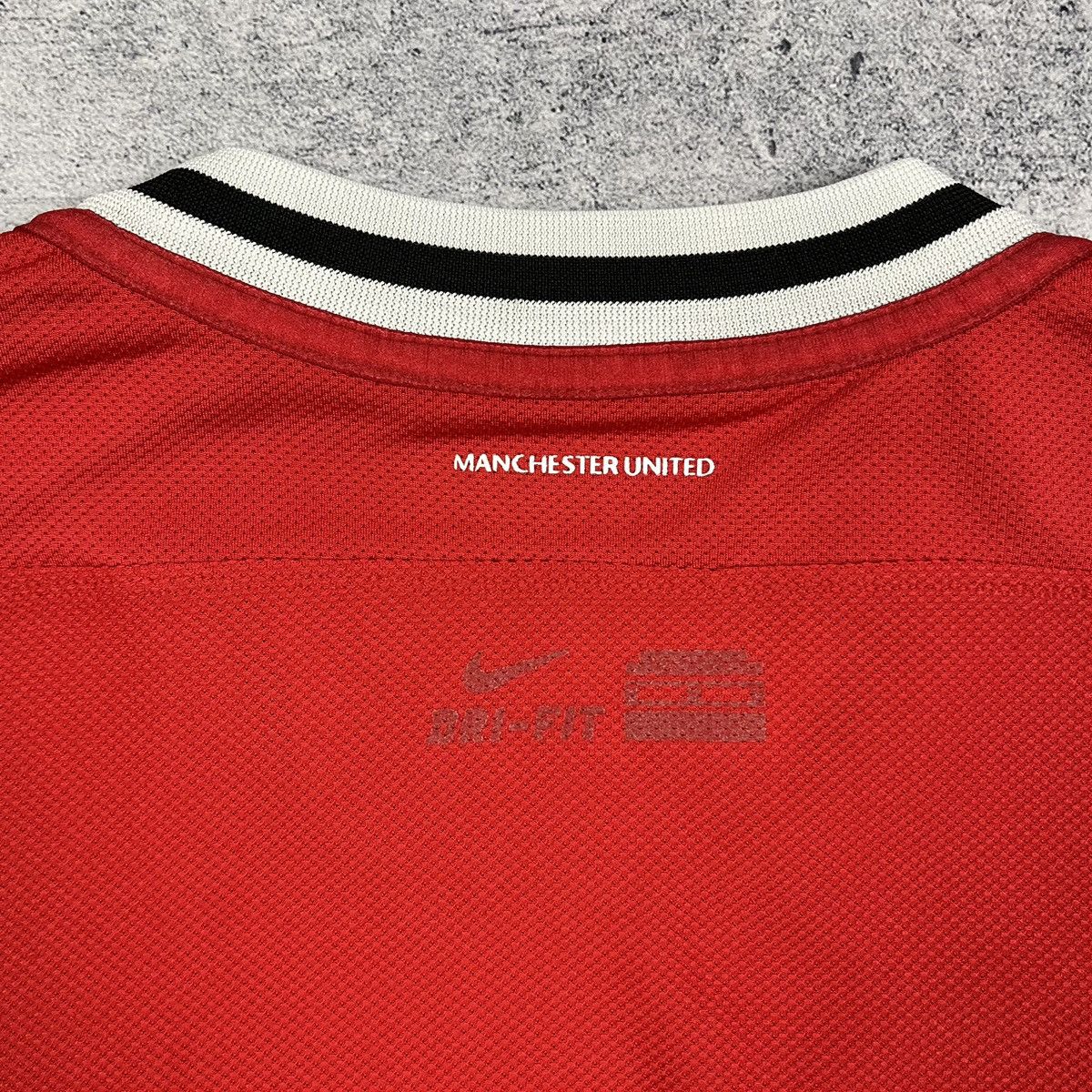 Nike Nike Manchester United MUFC Home kit jersey tee 2011/2012 Size US M / EU 48-50 / 2 - 10 Thumbnail