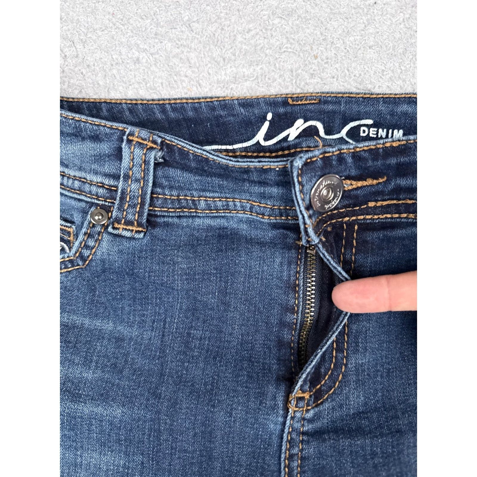 Vintage INC International Concepts Shorts Womens 6 Blue Denim Cutoff Embroidered Pockets Size 28" / US 6 / IT 42 - 6 Thumbnail