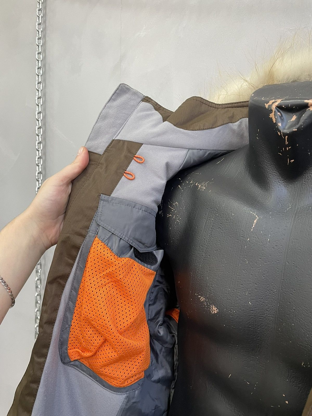 Salomon Salomon Ski Vintage Brown Outdoor Jacket Y2K Tech Size US L / EU 52-54 / 3 - 9 Thumbnail