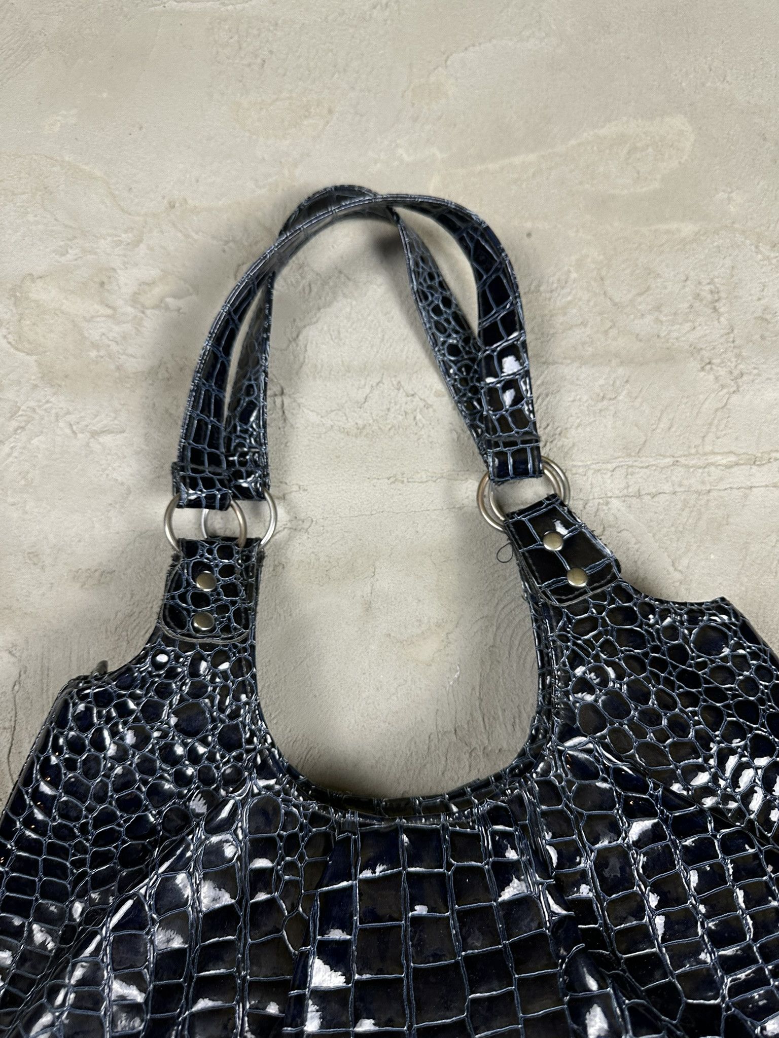 Japanese Brand Vintage Y2k Avant Garde Fux Leather Japanese Shoulder Bag Size ONE SIZE - 4 Thumbnail