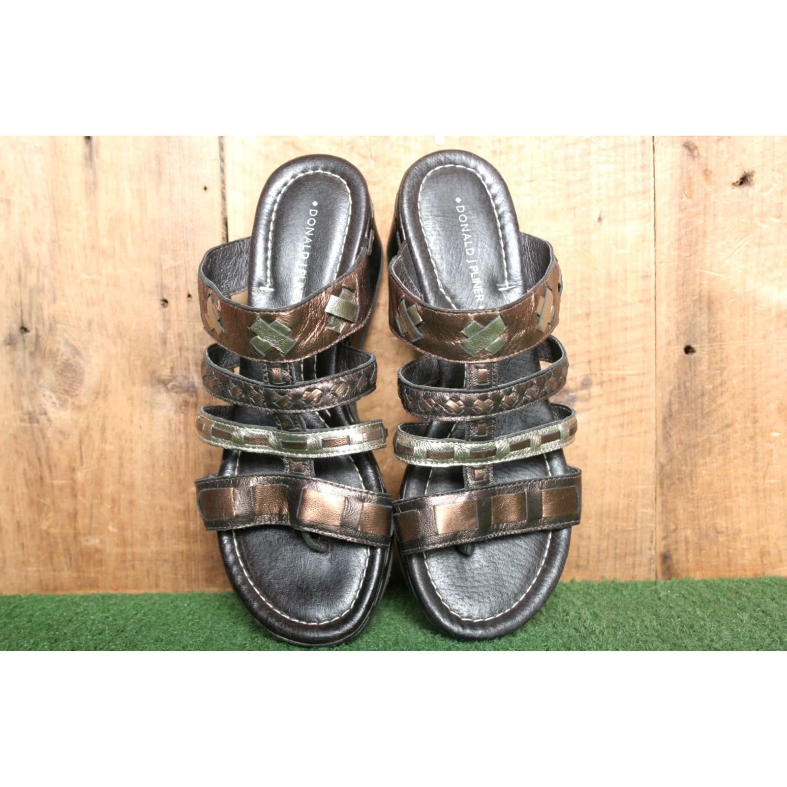 Donald Pliner DONALD J PLINER Smoke 2 Metallic Leather Wedge Heel Slide Sandals Sz. 8M Size US 8 / IT 38 - 4 Thumbnail