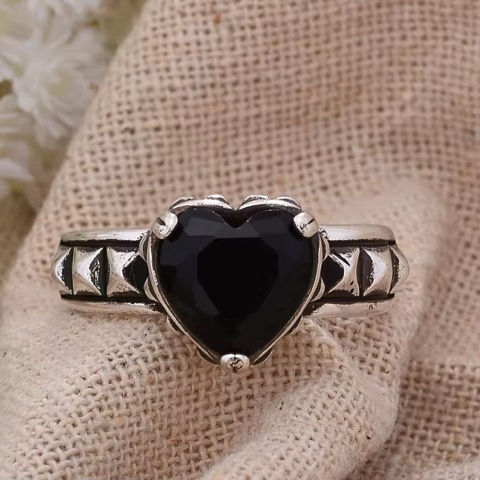 Jewelry Love Heart Crystal Ring Size ONE SIZE - 6 Thumbnail