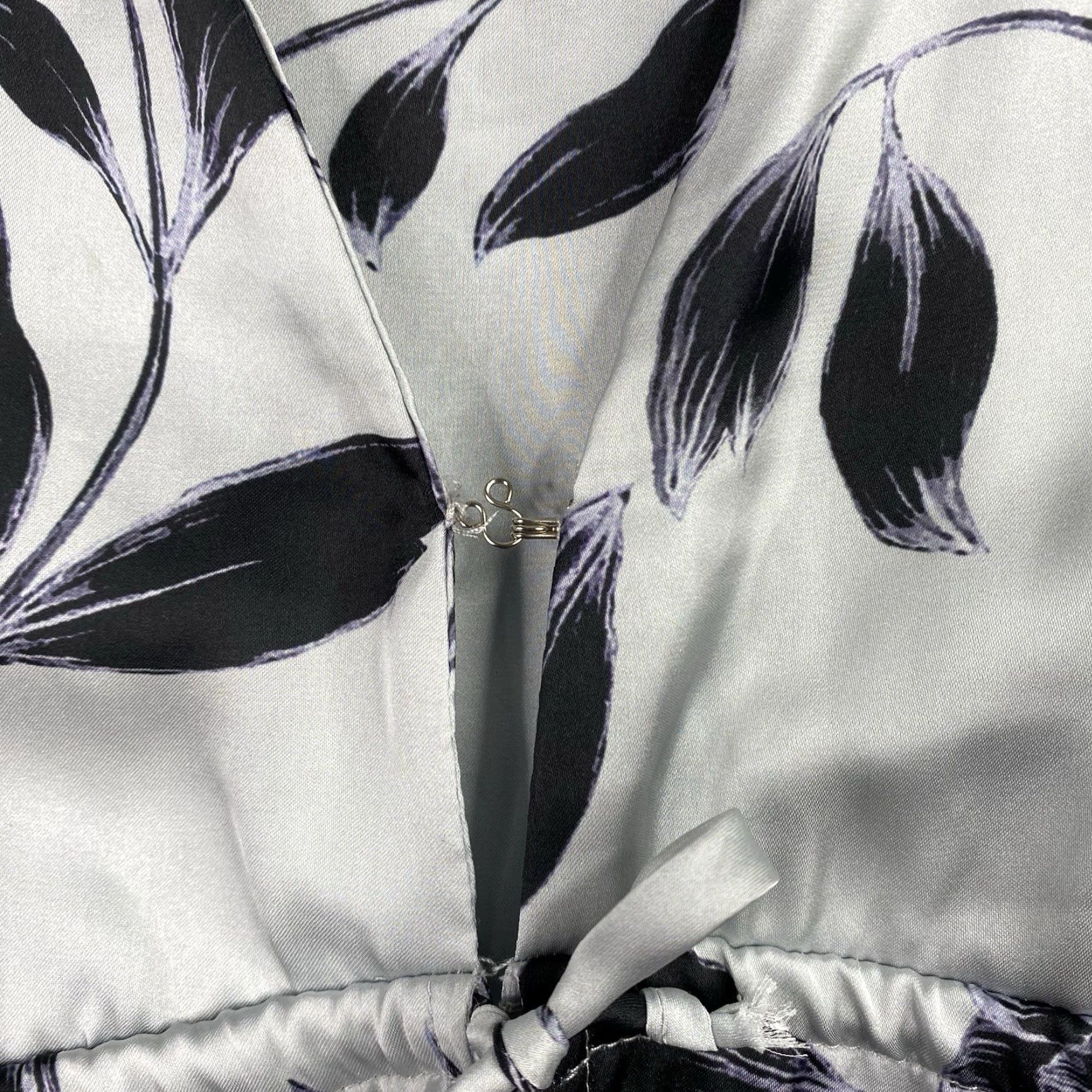 Show Me Your MuMu VINTAGE Show Me Your MuMu Romper Shirt Womens XS Silver Satin Floral Long Sleeve V Neck Bohemian 90s Theme Girls/Adults? Size XS / US 0-2 / IT 36-38 - 3 Thumbnail