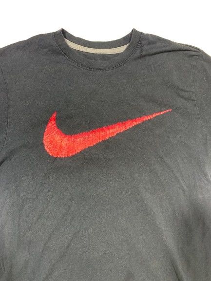 Nike × Vintage Nike Shirt Mens Black Red Logo Graphic Swoosh Check Workout Size US L / EU 52-54 / 3 - 2 Thumbnail