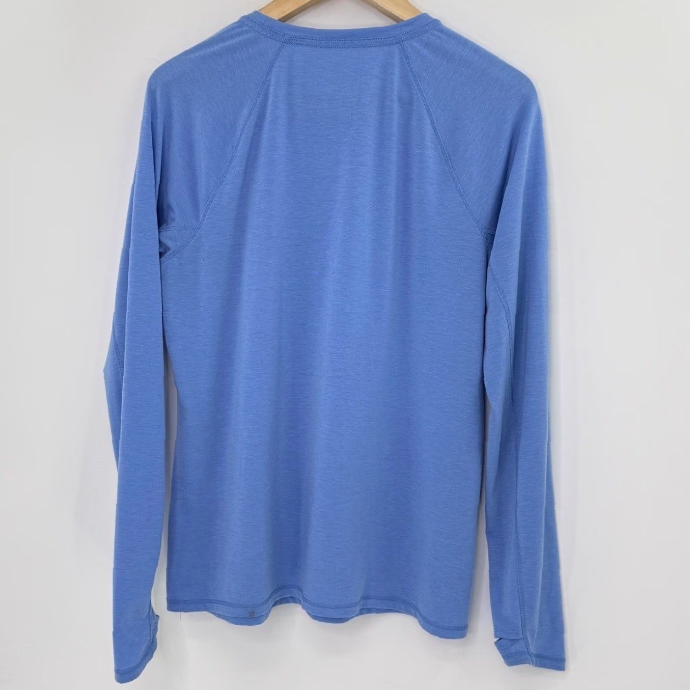 Vintage L.L. Bean Womens Blue Tencel Blend Performance Long Sleeve Top Thumbholes L REG Shirt Size L / US 10 / IT 46 - 2 Thumbnail