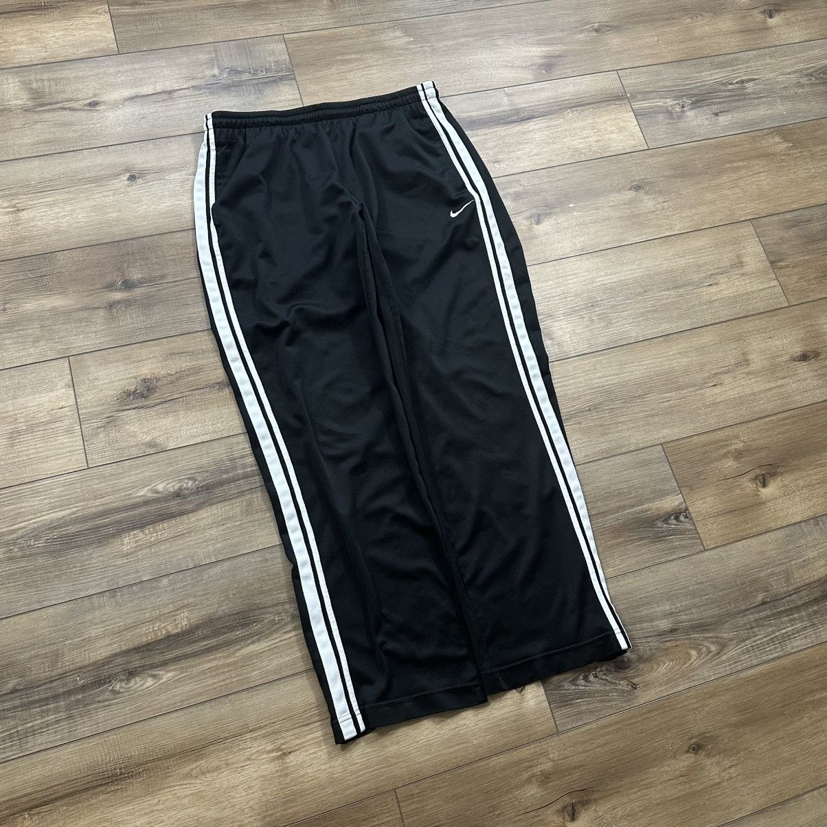 Nike Vintage 2000s Y2K Nike Black and White Wide Leg Track Pants Size US 33 - 3 Thumbnail