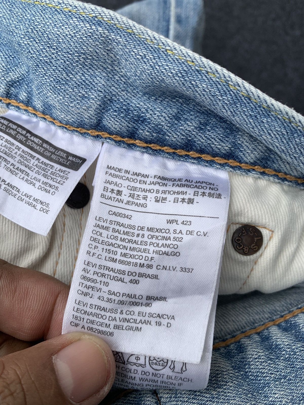 Levi's Vintage Clothing LEVI'S 502 SELVEDGE.MADE IN JAPAN 🇯🇵🇯🇵. Size US 30 / EU 46 - 4 Thumbnail
