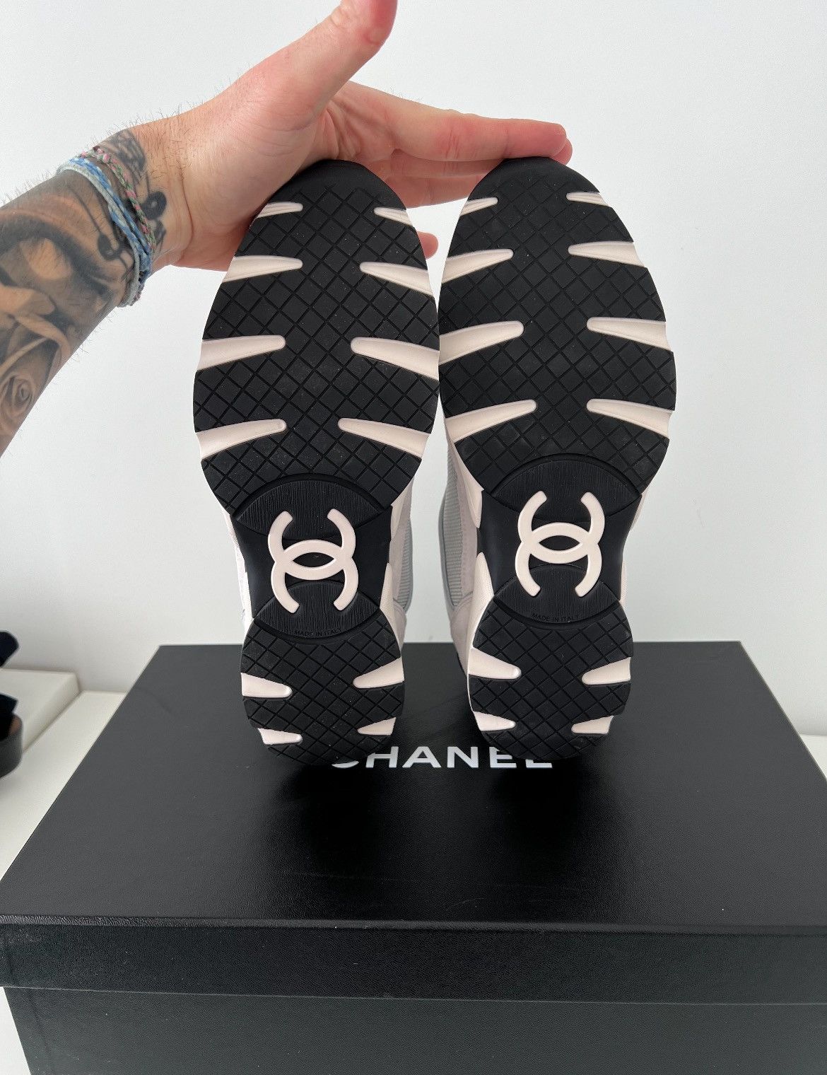Chanel Chanel Low Top Men Trainer Size US 10 / EU 43 - 9 Thumbnail