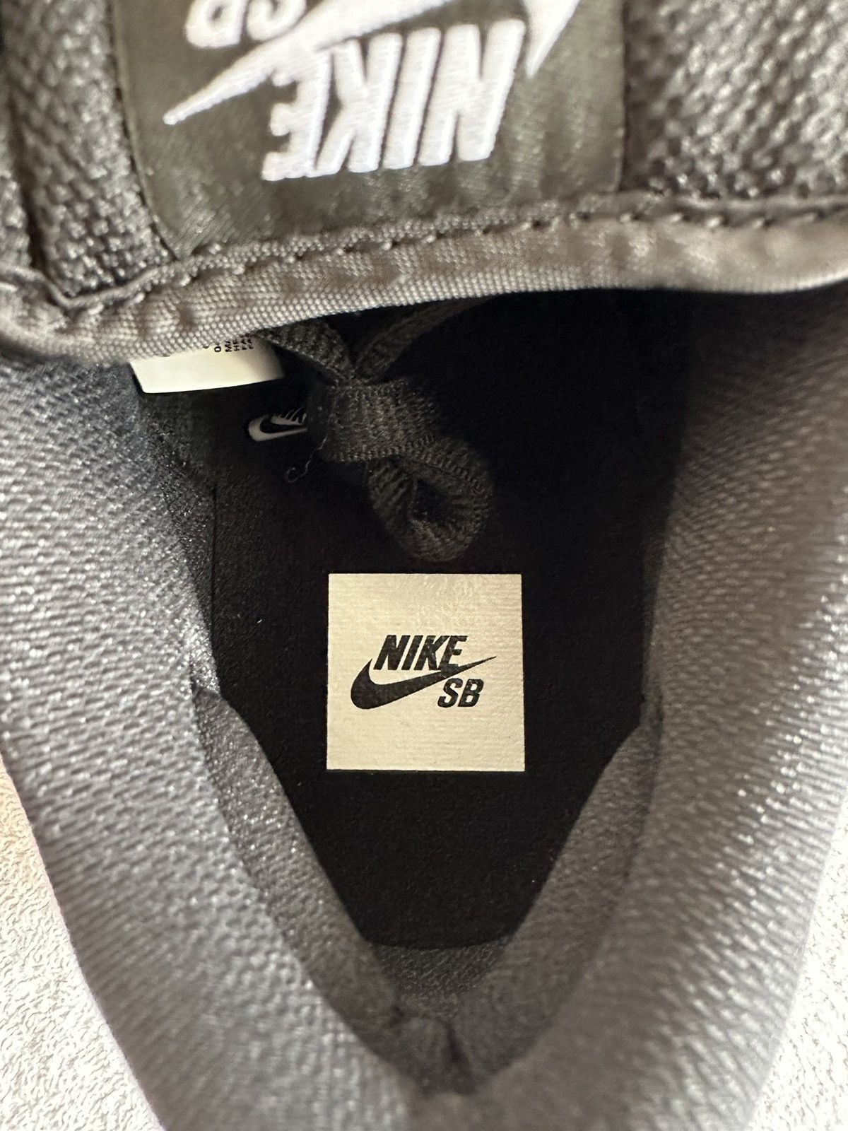 Nike Nike SB Dunk Low Pro Black Gum Size 9.5 Size US 9.5 / EU 42-43 - 12 Thumbnail