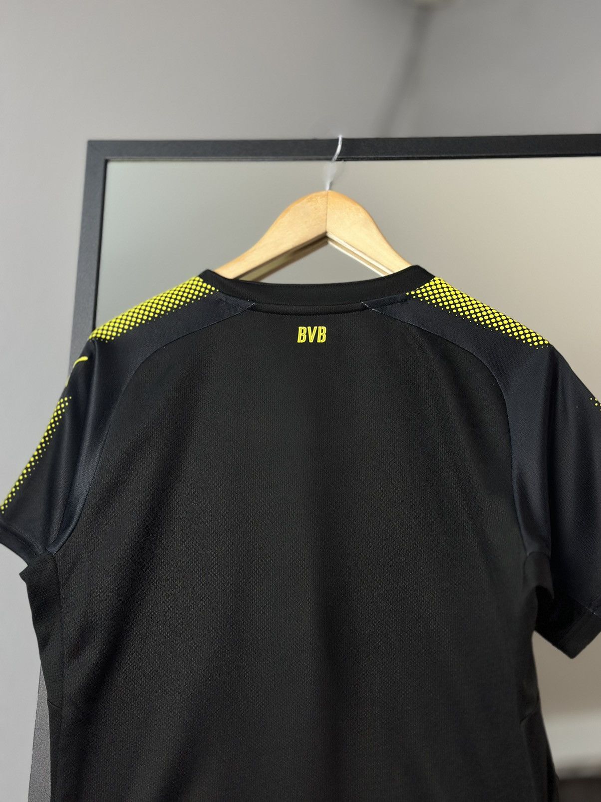 Puma Borussia Dortmund 2017/18 Puma football shirt Jersey soccer Size US XL / EU 56 / 4 - 16 Thumbnail