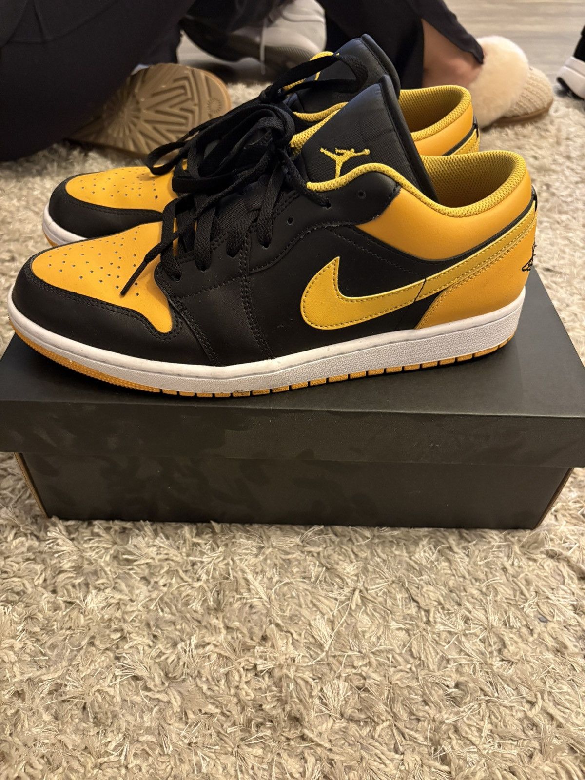 Jordan Brand Air Jordan 1 Low Size US 11 / EU 44 - 3 Thumbnail